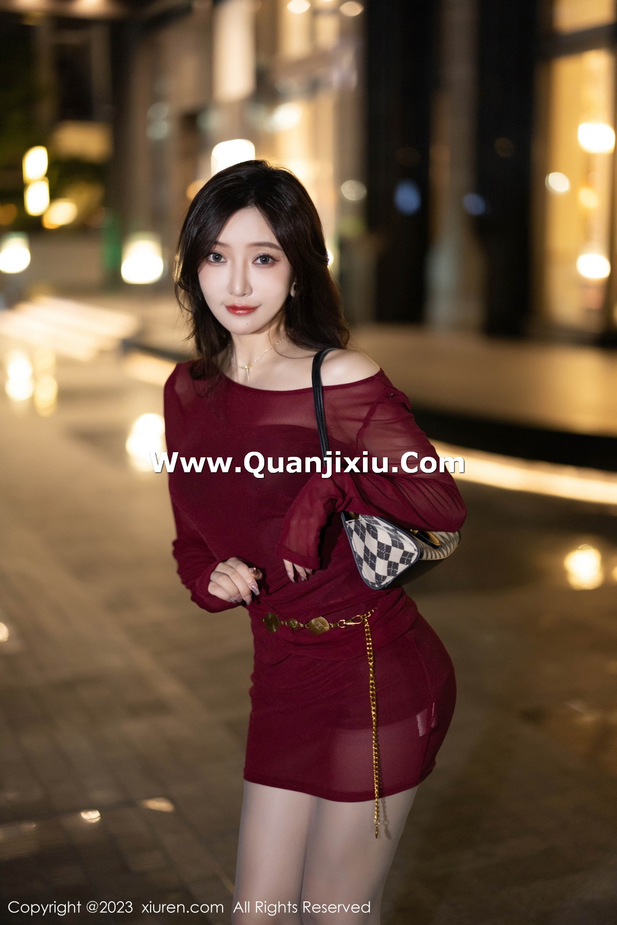 [XiuRen]高清写真图 2023.09.15 No.7400 王馨瑶yanni 黑丝美腿