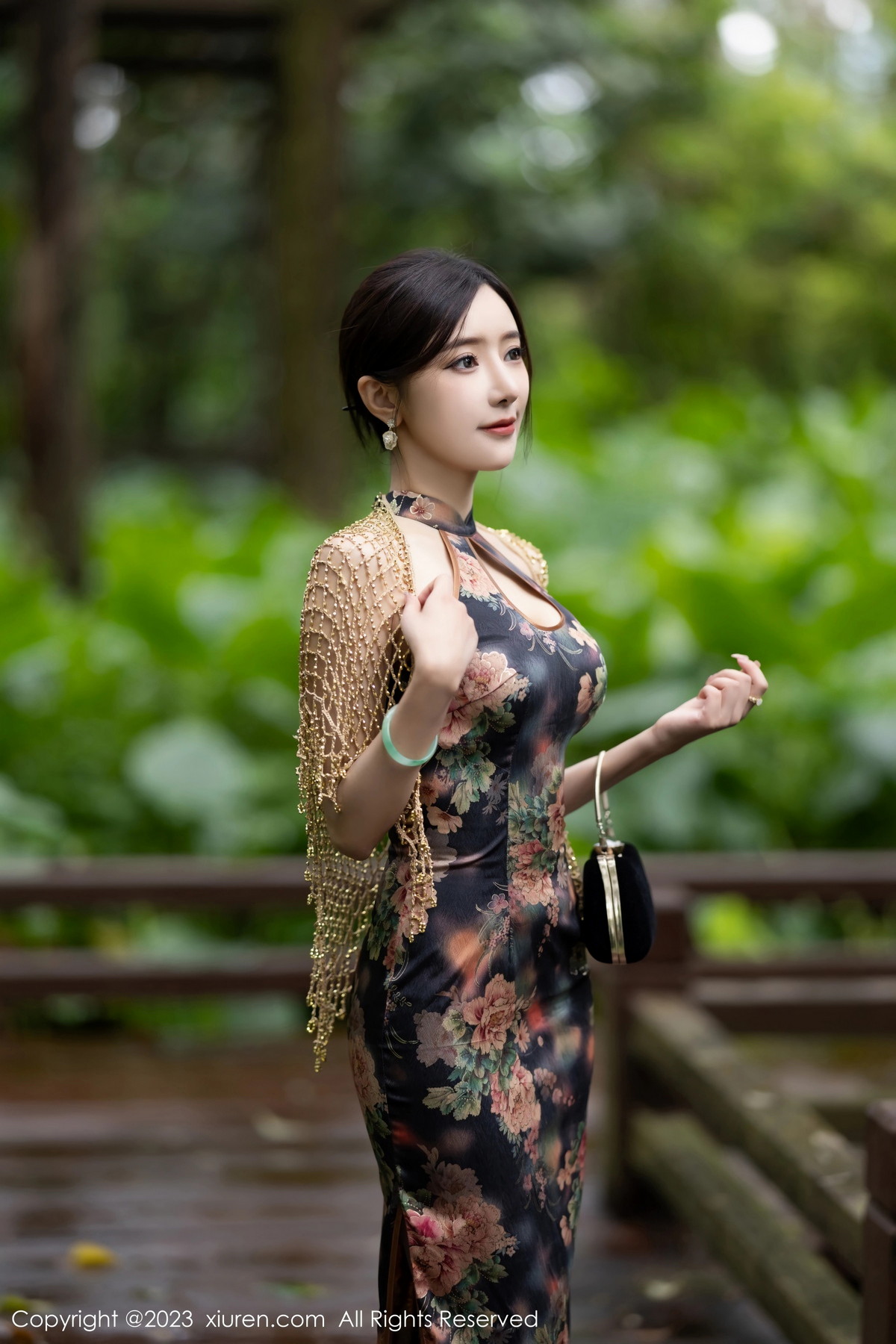 [XiuRen]高清写真图 2023.10.11 No.7495 王馨瑶yanni 美腿旗袍