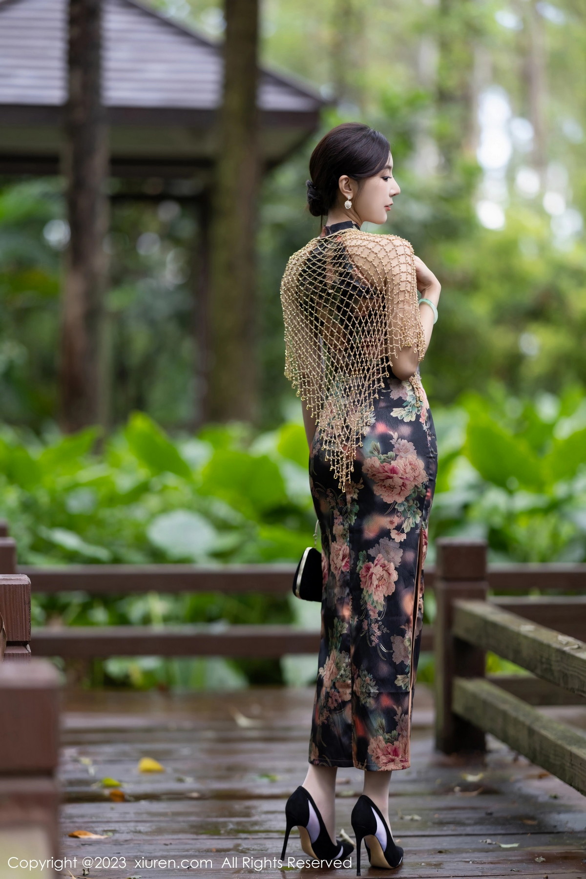 [XiuRen]高清写真图 2023.10.11 No.7495 王馨瑶yanni 美腿旗袍