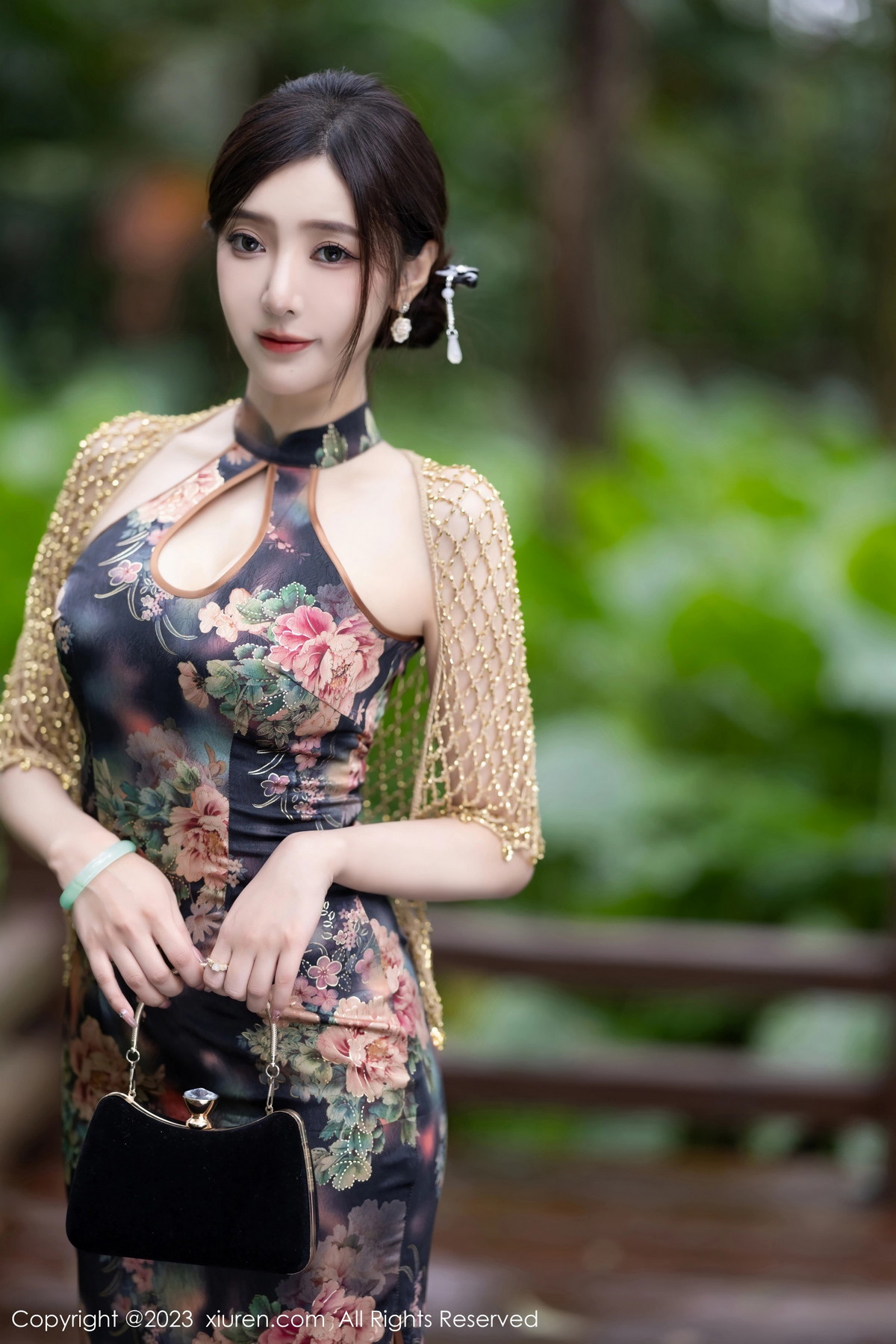 [XiuRen]高清写真图 2023.10.11 No.7495 王馨瑶yanni 美腿旗袍