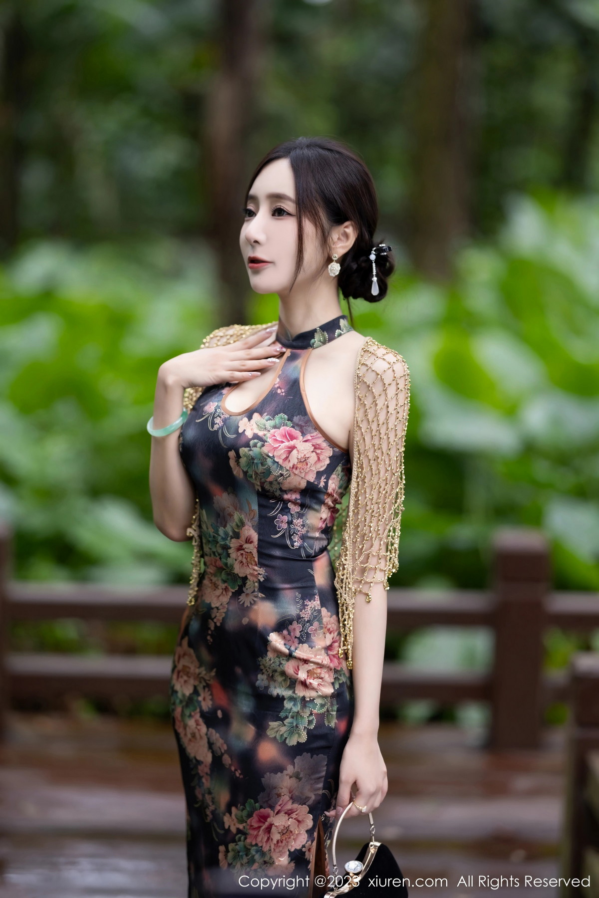 [XiuRen]高清写真图 2023.10.11 No.7495 王馨瑶yanni 美腿旗袍