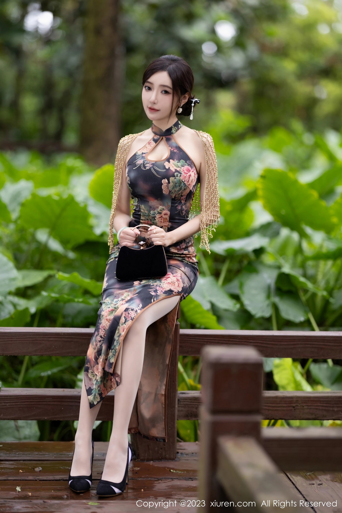[XiuRen]高清写真图 2023.10.11 No.7495 王馨瑶yanni 美腿旗袍