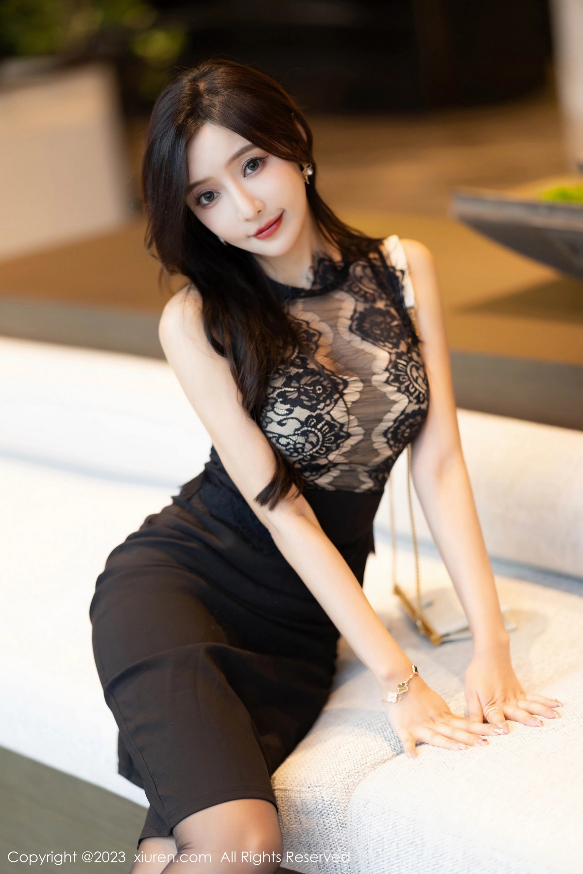 [XiuRen]高清写真图 2023.10.26 No.7568 王馨瑶yanni 黑丝美腿