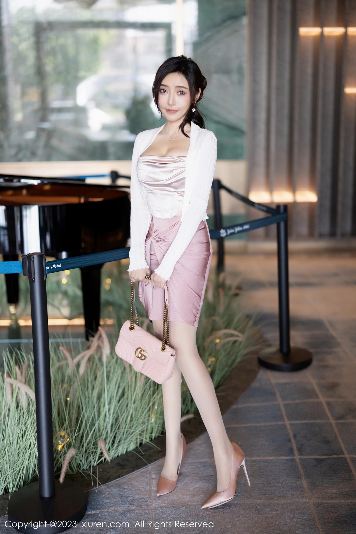 [XiuRen]高清写真图 2023.11.09 No.7640 王馨瑶yanni 时尚美腿