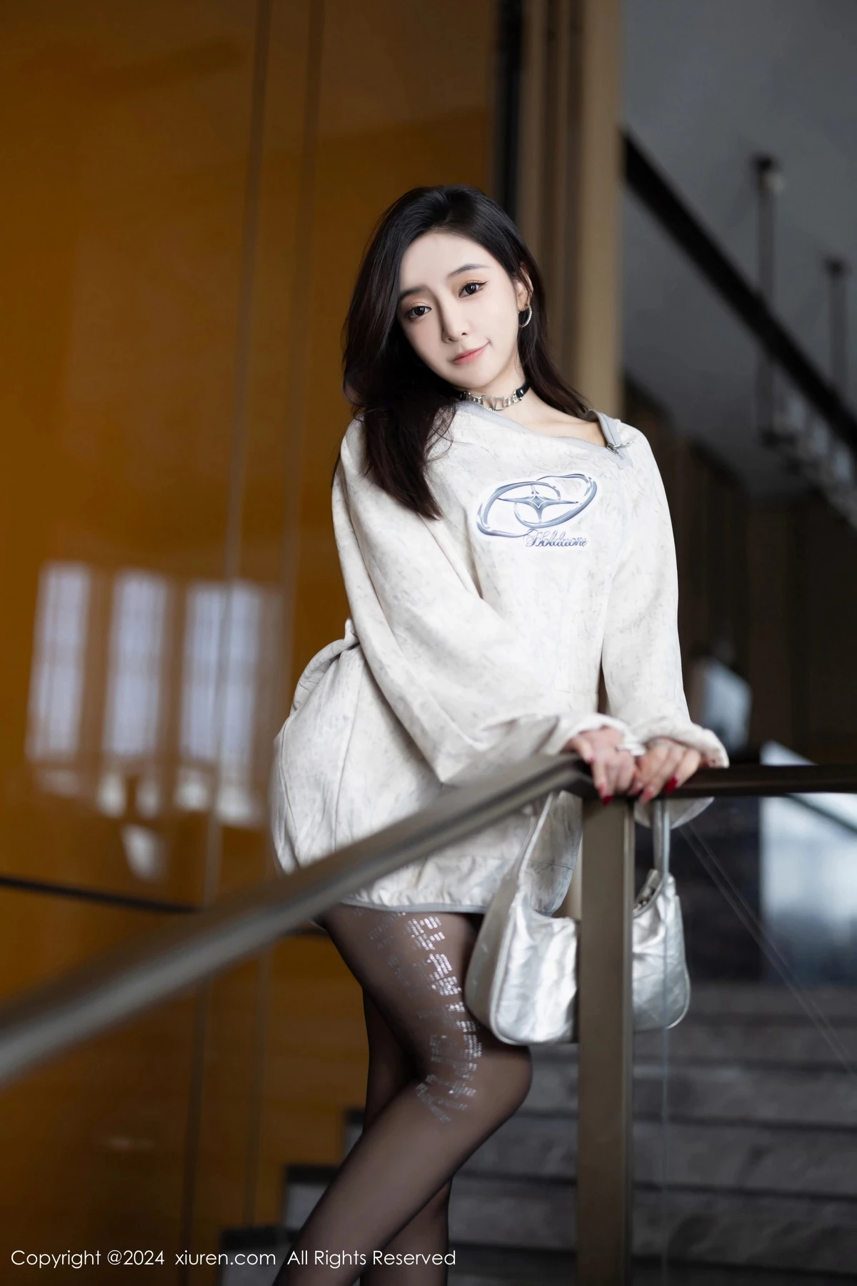 [XiuRen]高清写真图 2024.02.23 No.8135 王馨瑶yanni 美腿黑丝