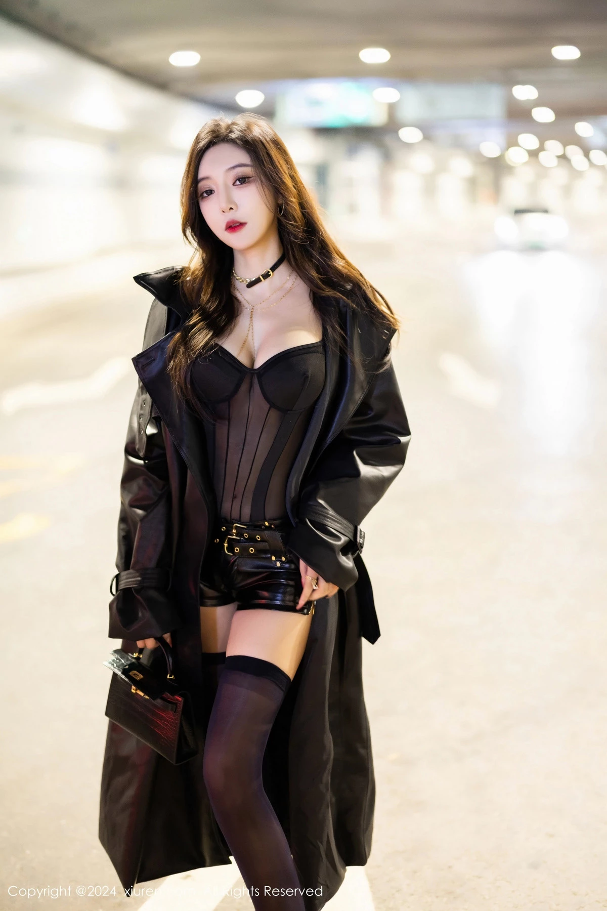 [XiuRen]高清写真图 2024.02.29 No.8158 王馨瑶yanni 黑丝美腿
