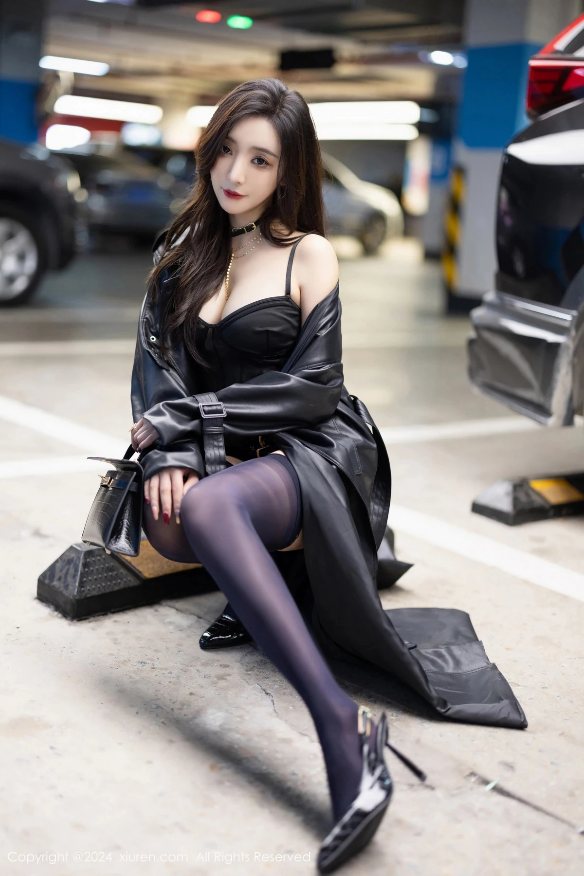 [XiuRen]高清写真图 2024.02.29 No.8158 王馨瑶yanni 黑丝美腿