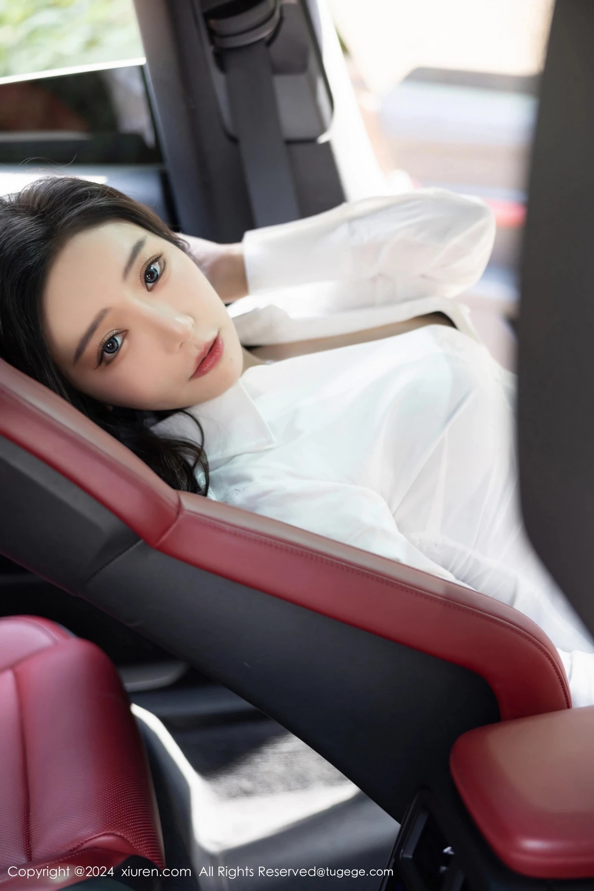 [XiuRen]高清写真图 2024.03.29 No.8314 王馨瑶yanni 黑丝美腿