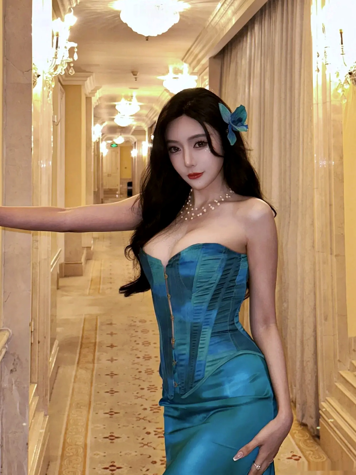 [XR] 王馨瑶Yanni紫色情趣私房照，高贵吊带丝袜诱惑，极致性感美腿，绝美胴体视觉盛宴[76P]