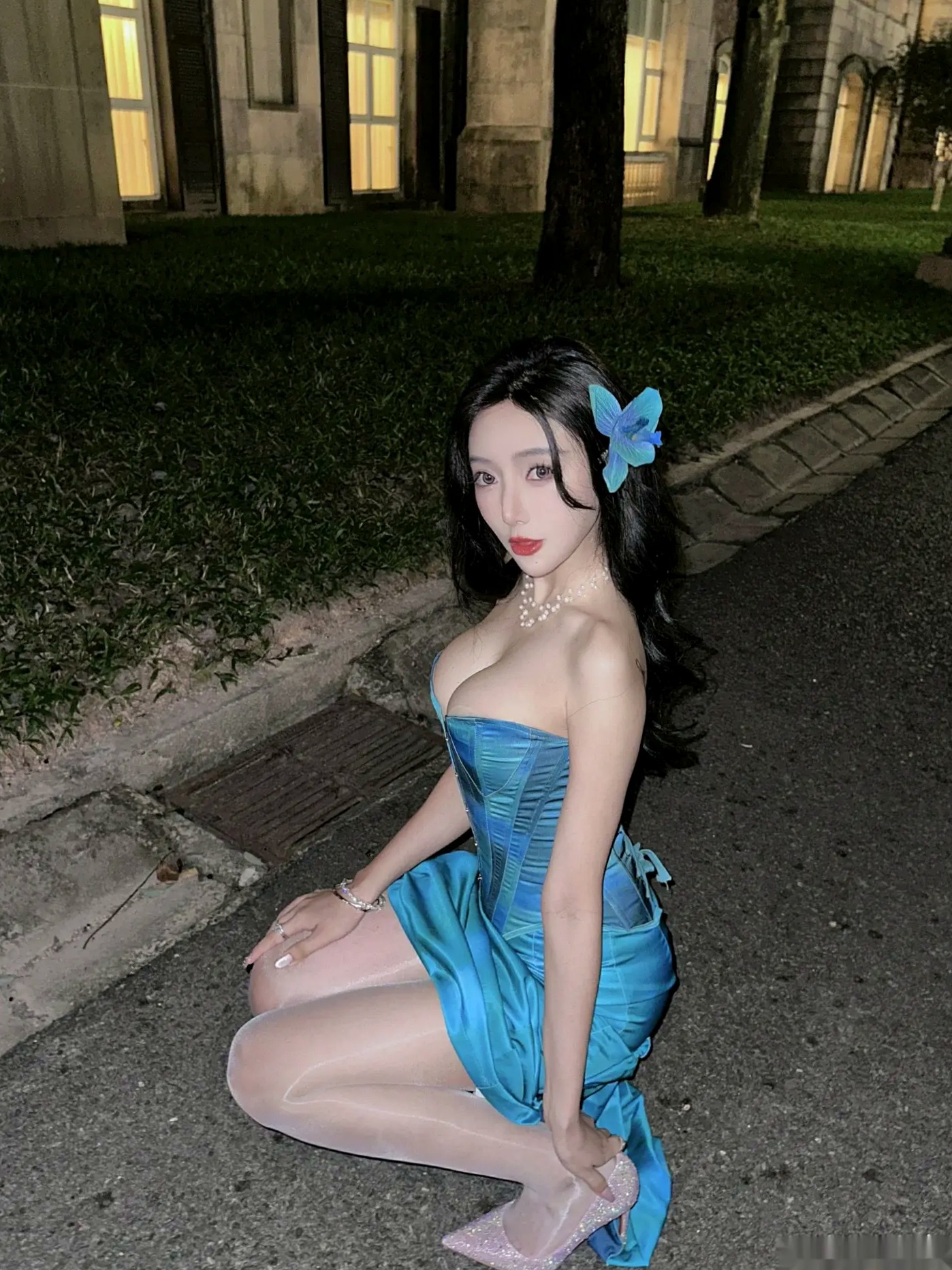 [XR] 王馨瑶Yanni紫色情趣私房照，高贵吊带丝袜诱惑，极致性感美腿，绝美胴体视觉盛宴[76P]