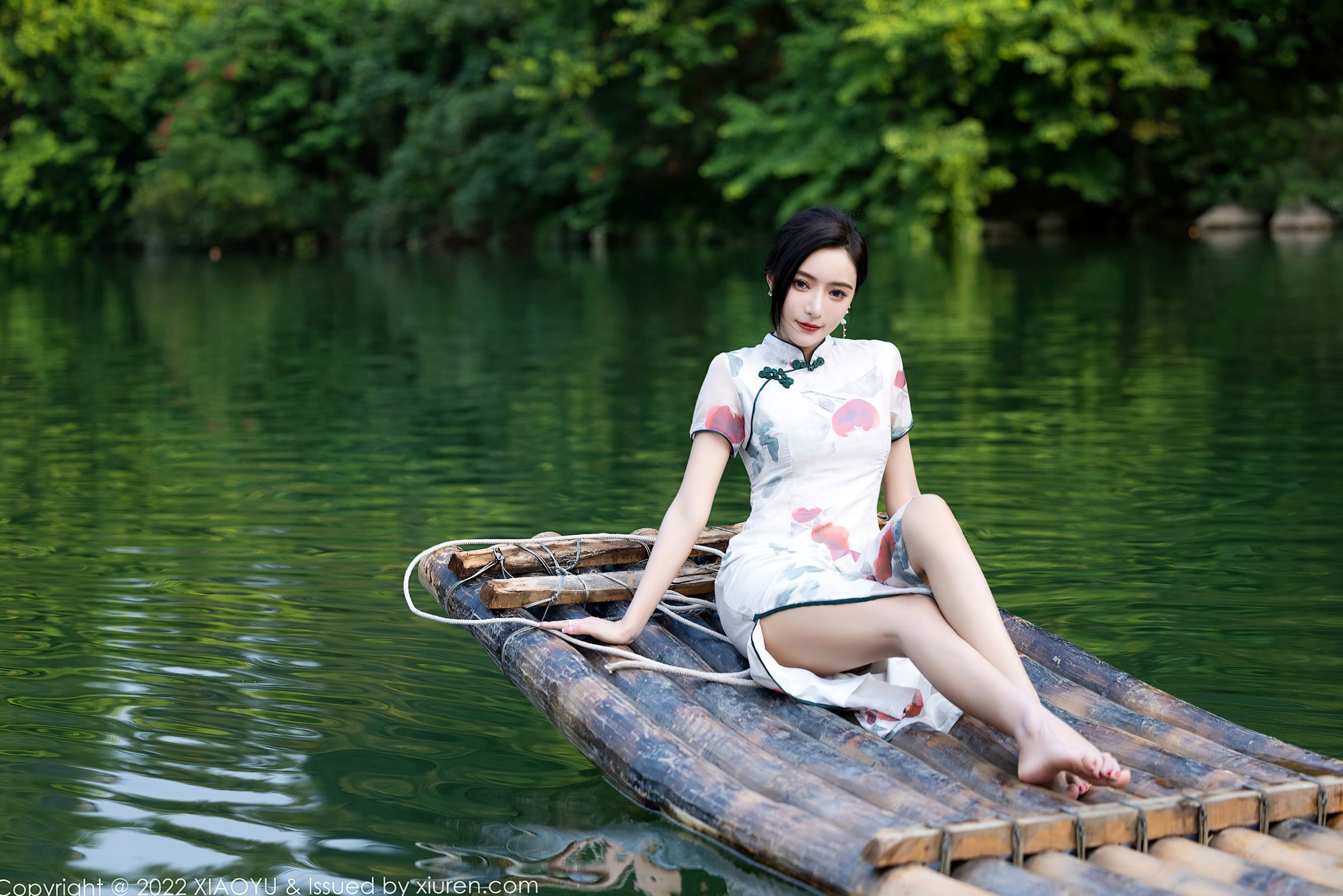 XiaoYu语画界-872-王馨瑶-杭州旅拍：古典旗袍与性感蕾丝私房照，曼妙身姿尽显诱惑美腿，高颜值气质女神佳作