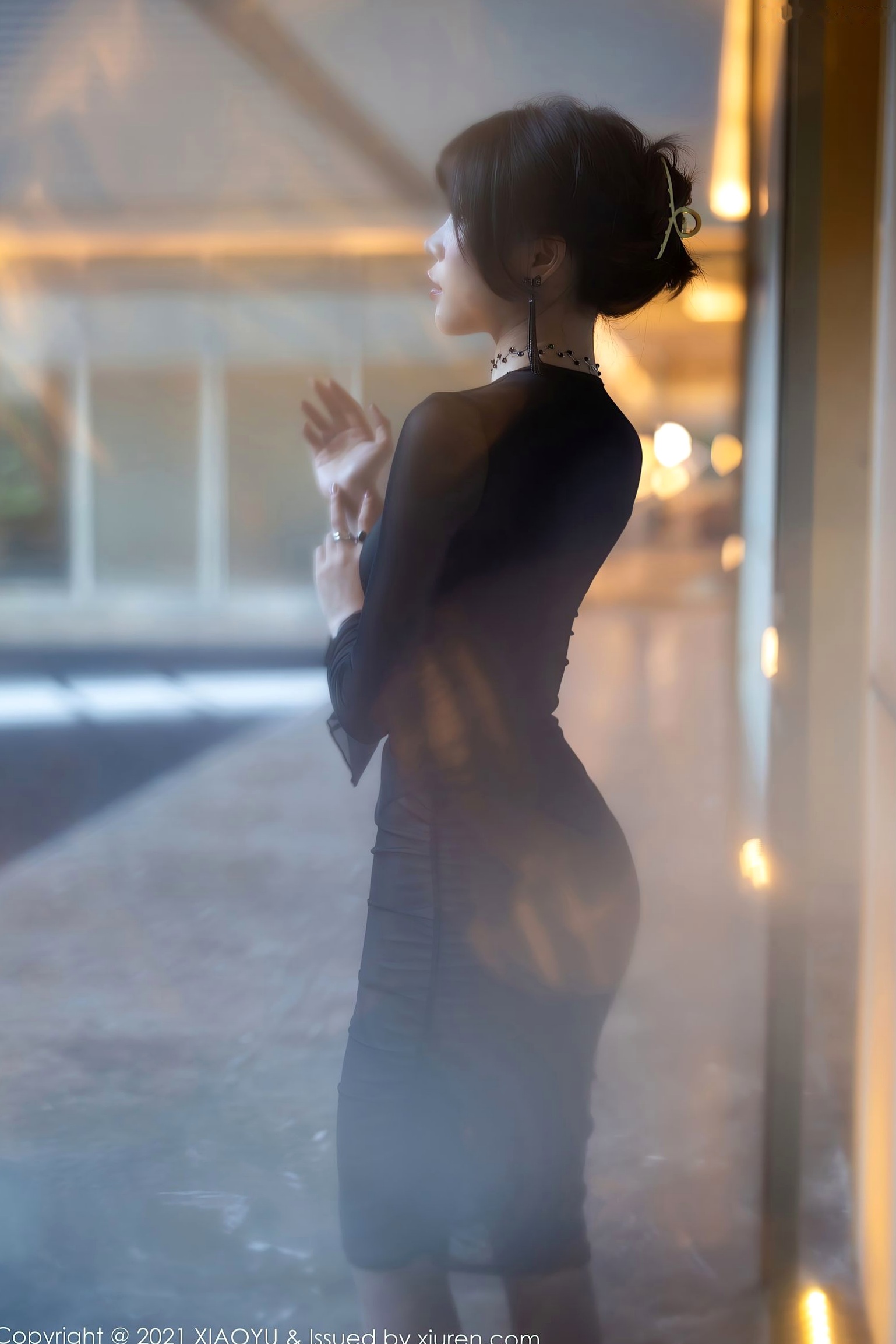 XiaoYu语画界-581-芝芝：黑色透视连体黑丝诱惑，室内私房写真展现极致身材曲线