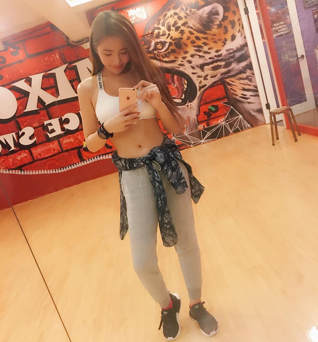 台湾正妹许薇安 教科书般的私房照