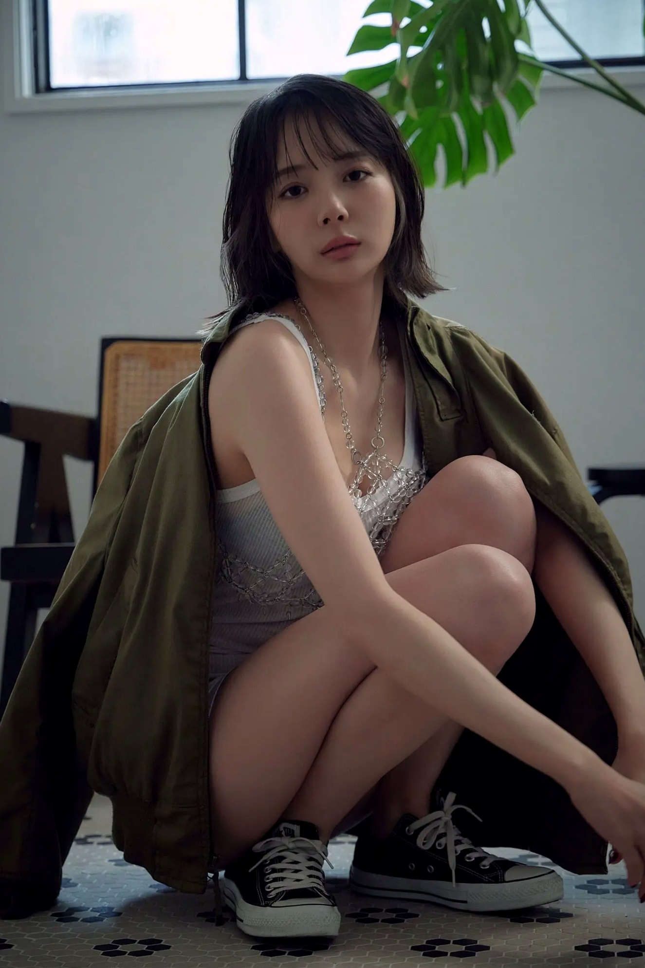 岡田紗佳 - 美脚輪舞曲 性感内衣私房照 复古写真女神美腿