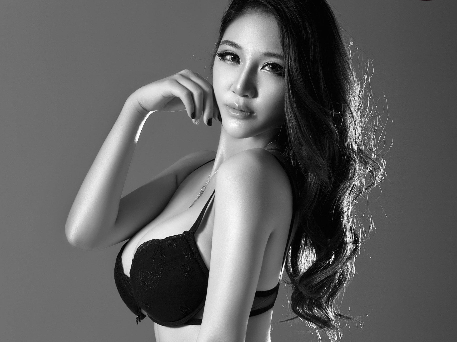 桂晶晶 演绎性感黑丝诱惑写真图