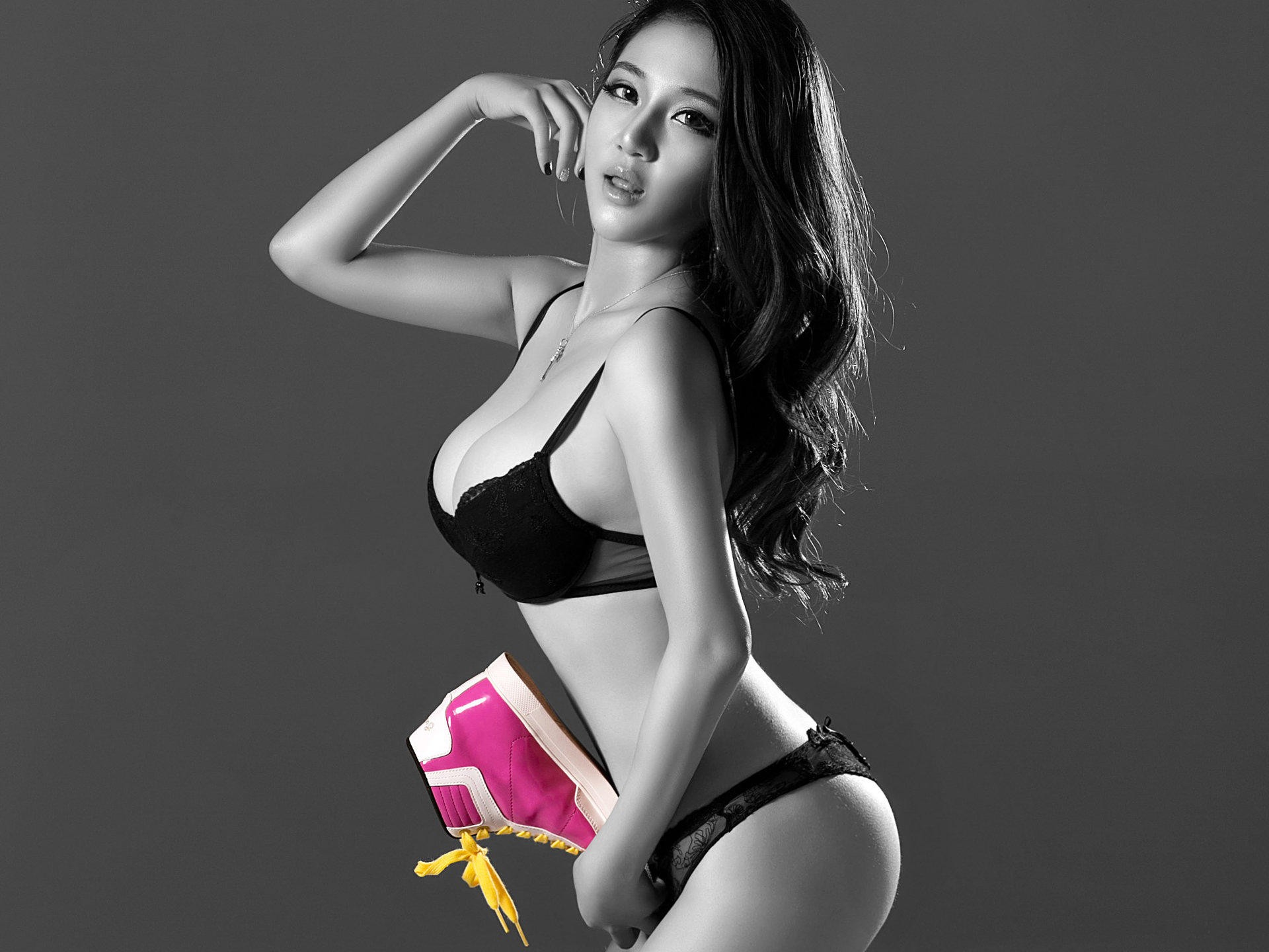 桂晶晶 演绎性感黑丝诱惑写真图