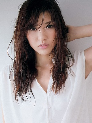 山岸舞彩