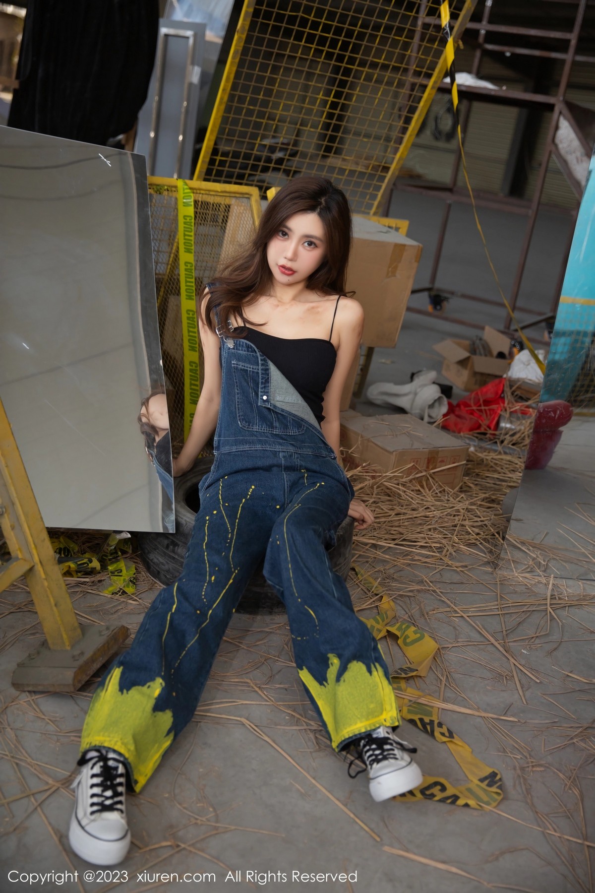 [XiuRen]高清写真图 2023.04.28 No.6659 绮里嘉ula 背带裤美腿