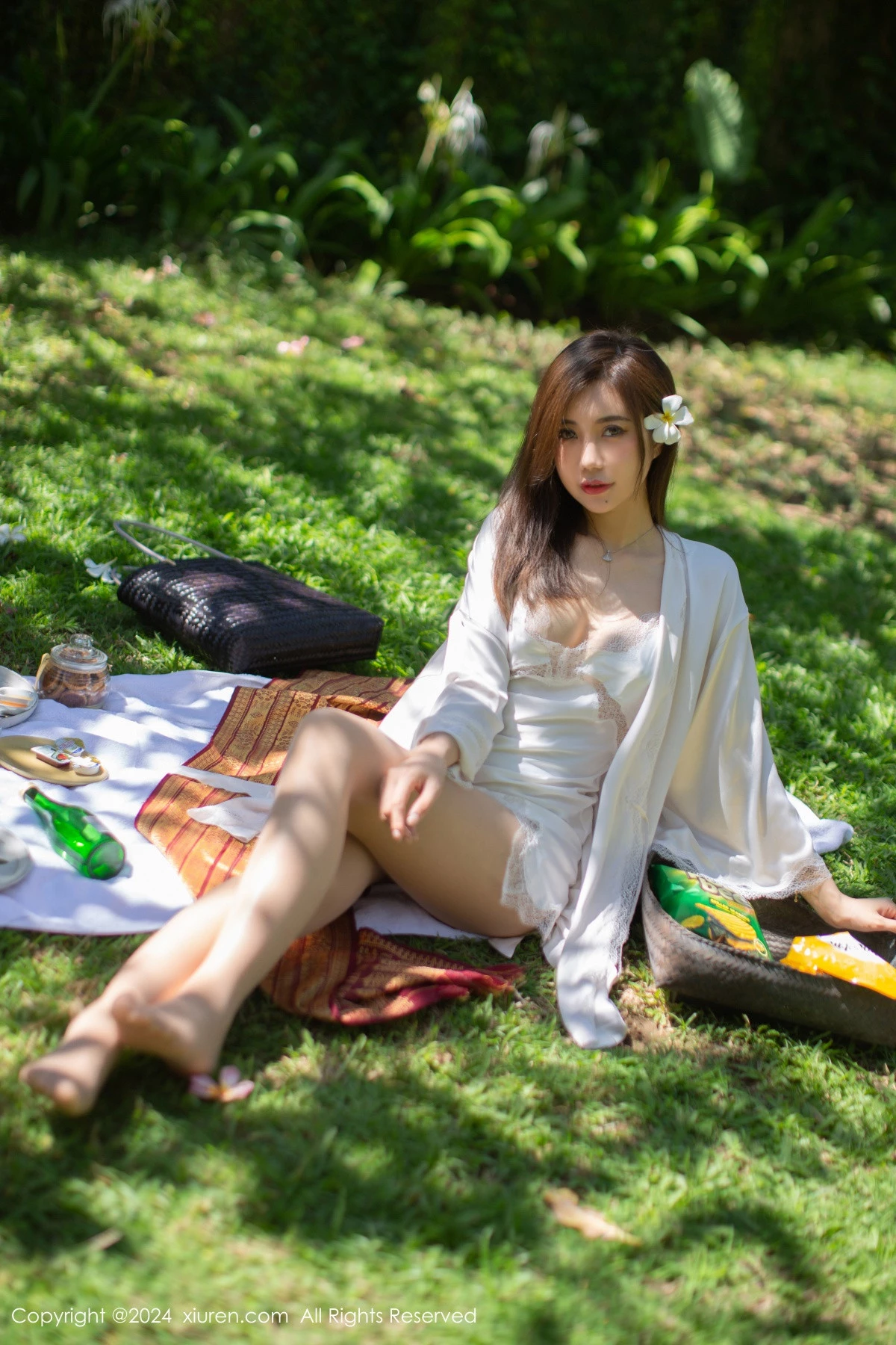 [XiuRen]高清写真图 2024.03.19 No.8256 绮里嘉ula 美腿丝袜