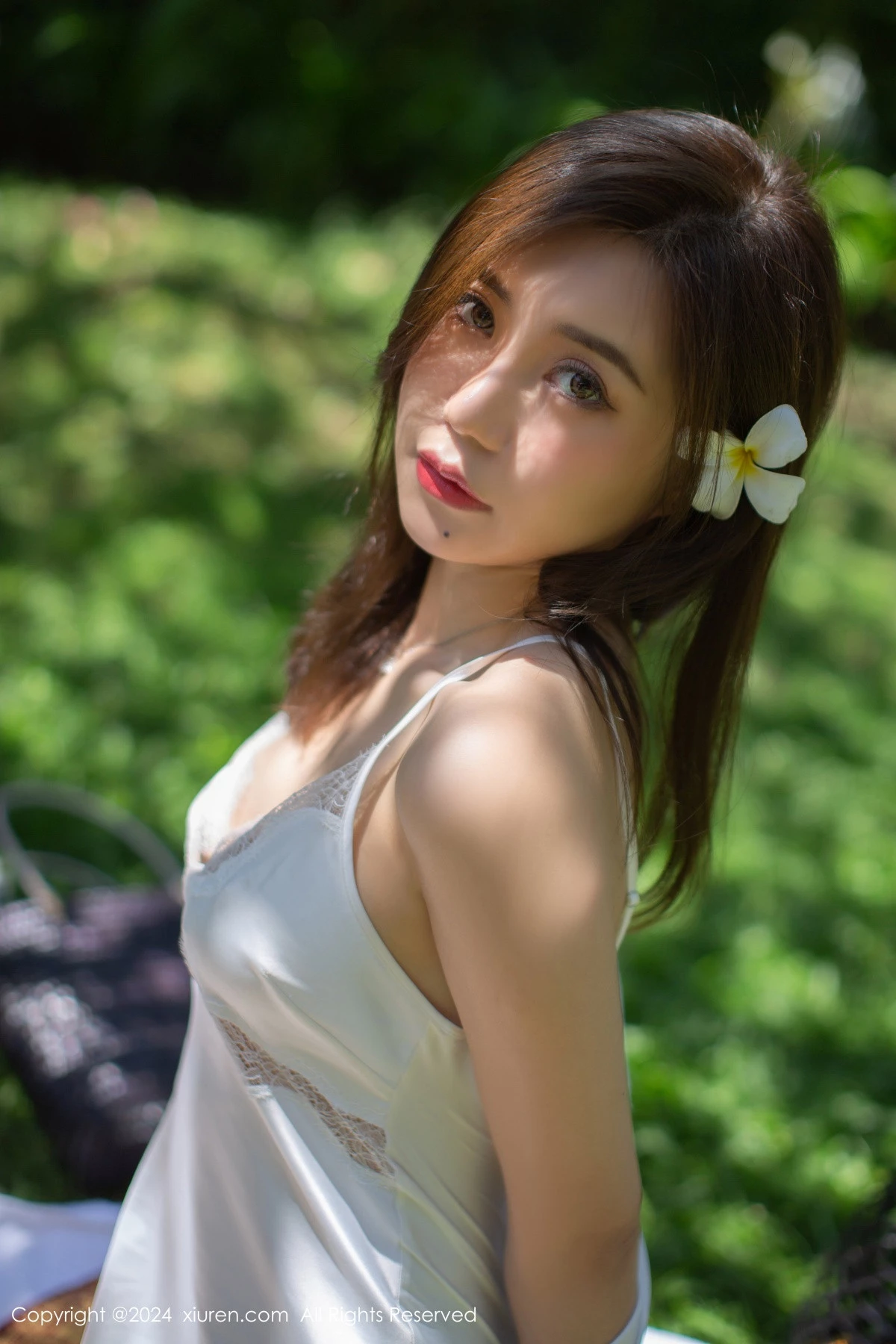 [XiuRen]高清写真图 2024.03.19 No.8256 绮里嘉ula 美腿丝袜