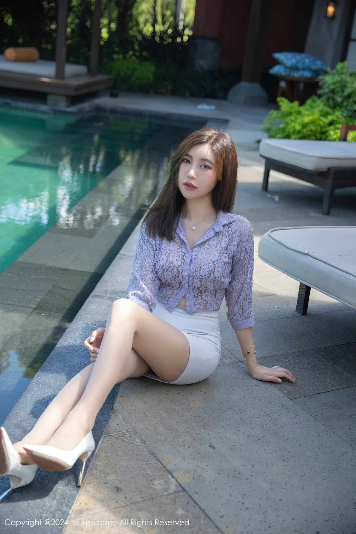 [XiuRen]高清写真图 2024.03.27 No.8299 绮里嘉ula 美腿丝袜