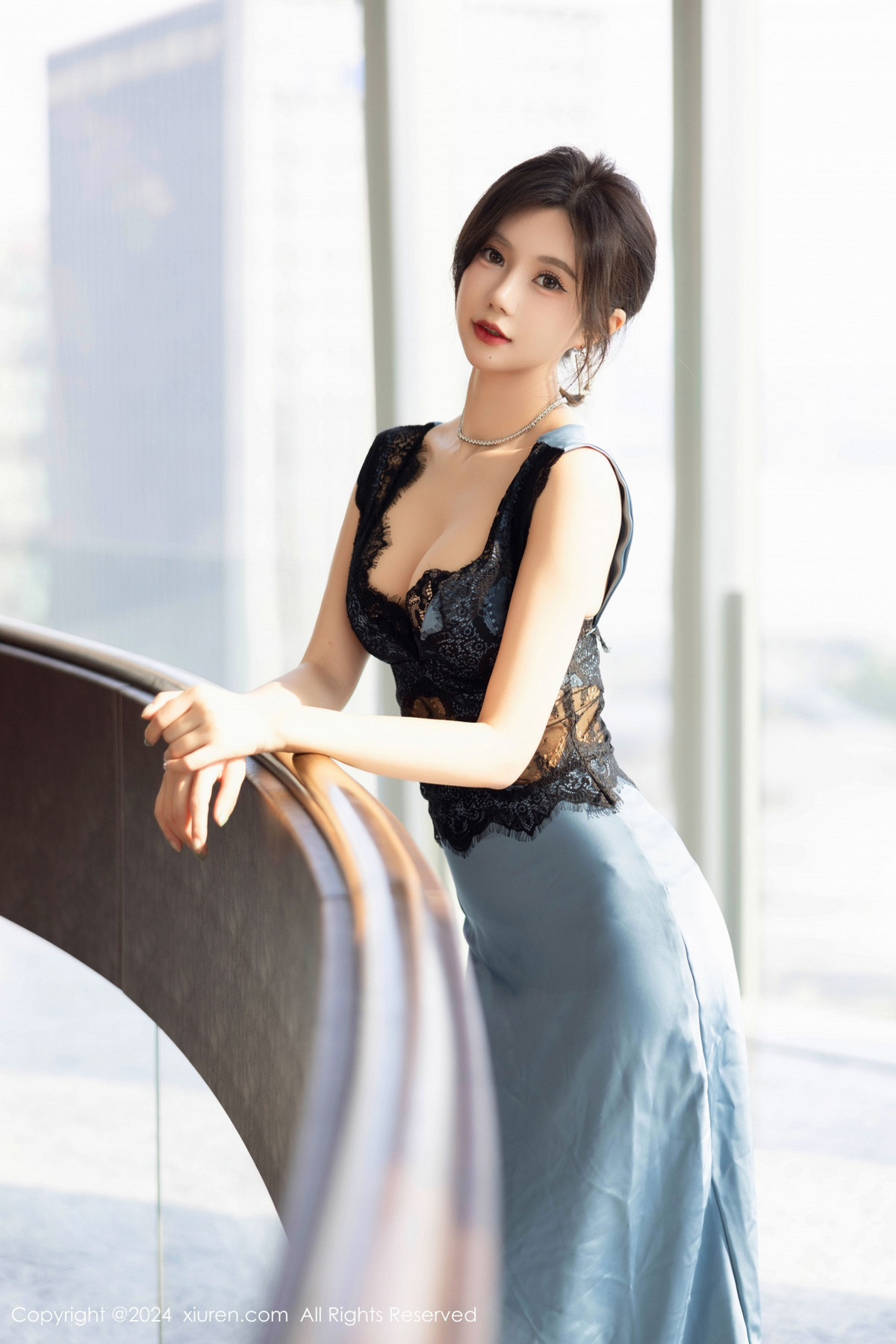 [XiuRen]高清写真图 2024.10.18 No.9310 绮里嘉ula 丝袜美腿