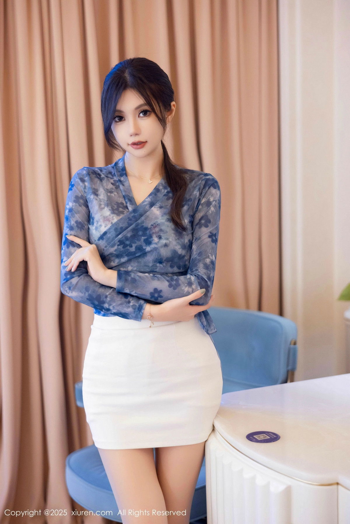 [XiuRen]高清写真图 2025.02.14 No.9884 绮里嘉ula 丝袜美腿