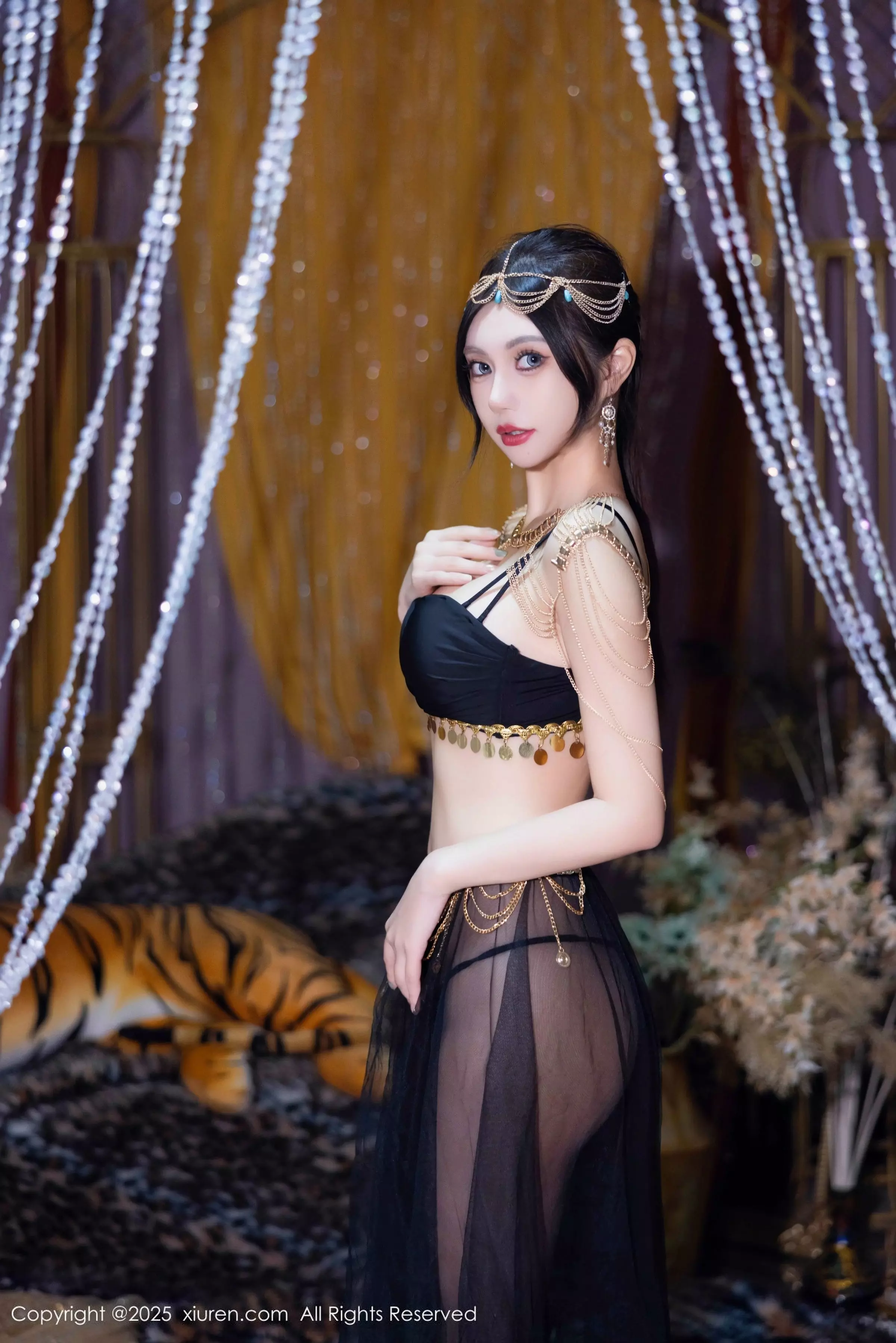 [XiuRen]高清写真图 2025.03.14 No.10018 绮里嘉ula 黑丝美腿