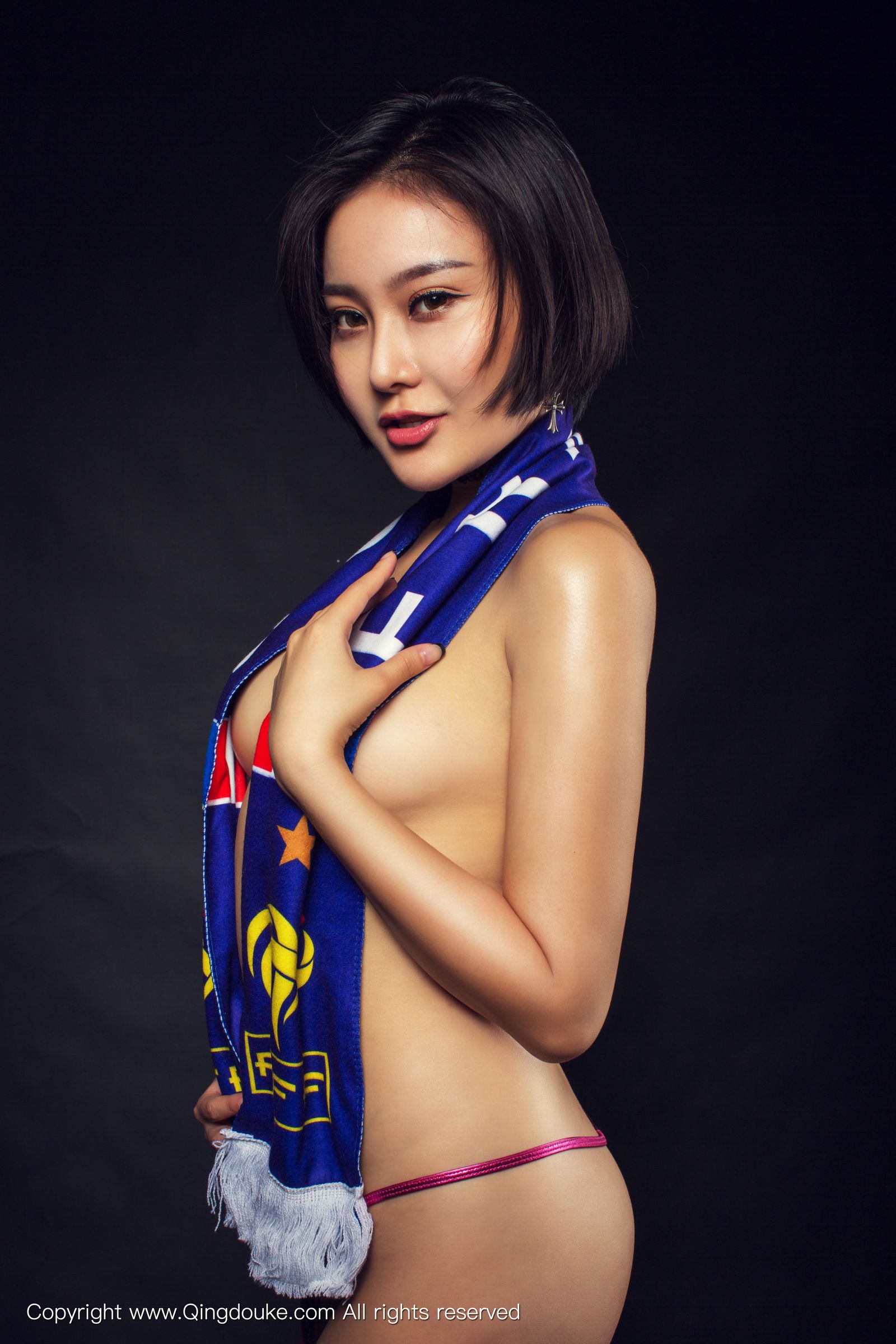 婵 [青豆客QingDouKe]高清写真图2016-11-17 大尺度诱惑写真图