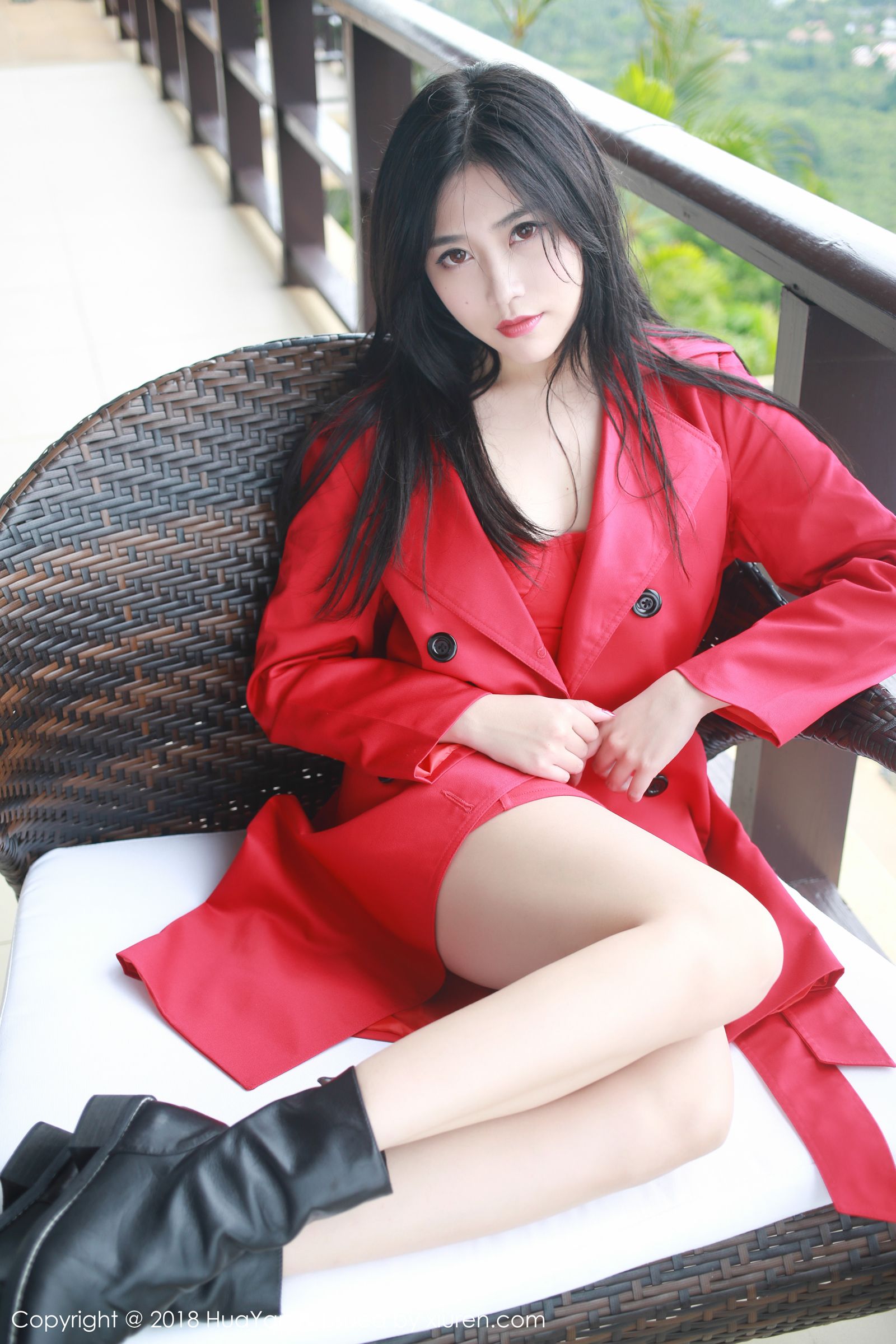 气质女神许诺Sabrina 红色风衣修长美腿