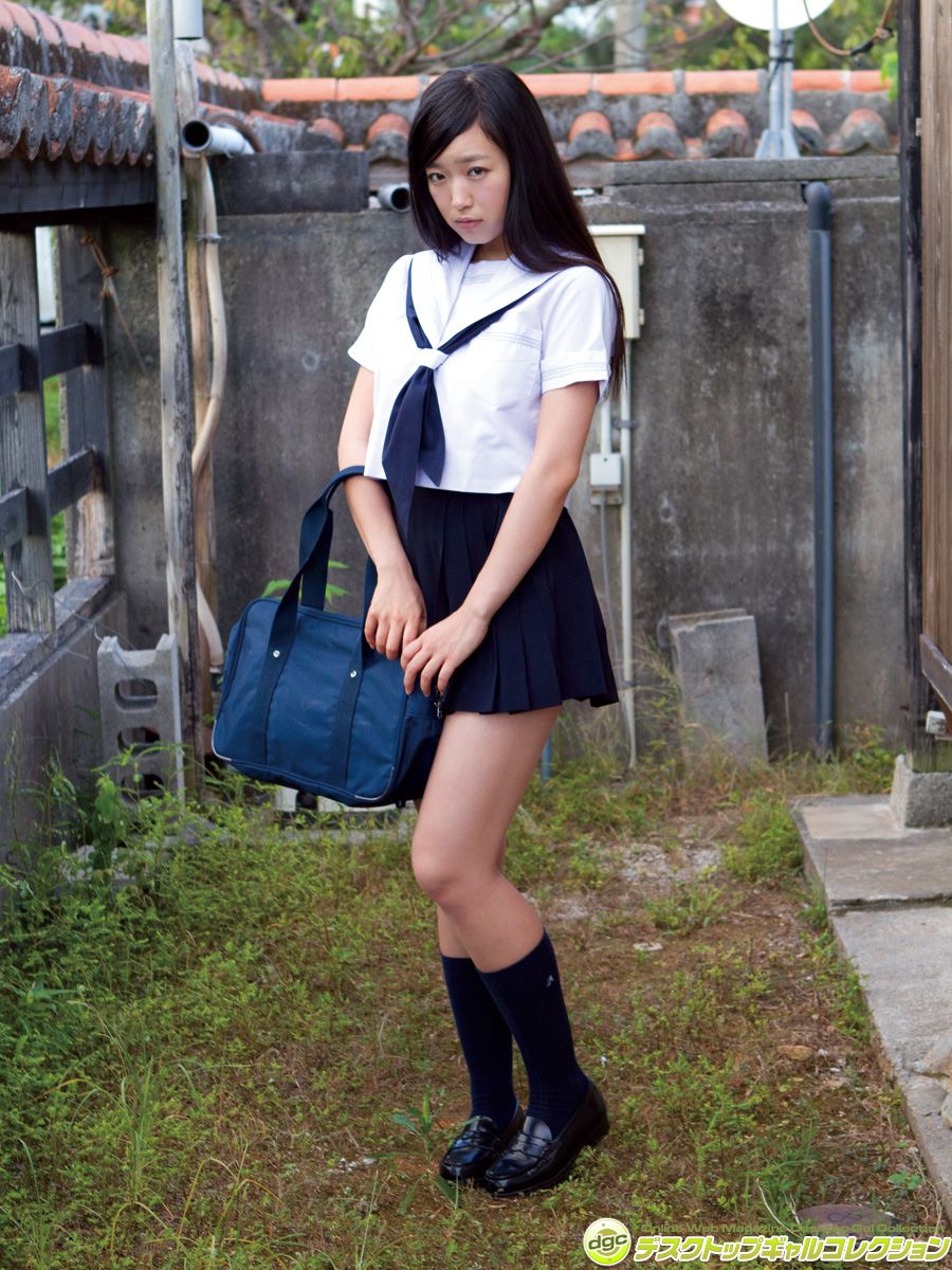 佐々木心音 [DGC]高清写真图No.1289 沖縄のビーチでまさかの豊満バスト披露!