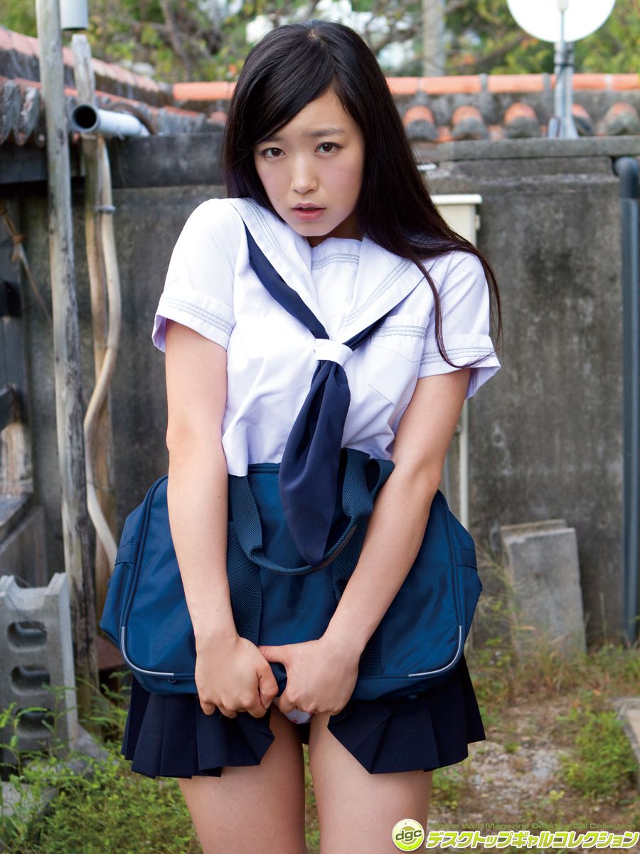 佐々木心音 [DGC]高清写真图No.1289 沖縄のビーチでまさかの豊満バスト披露!