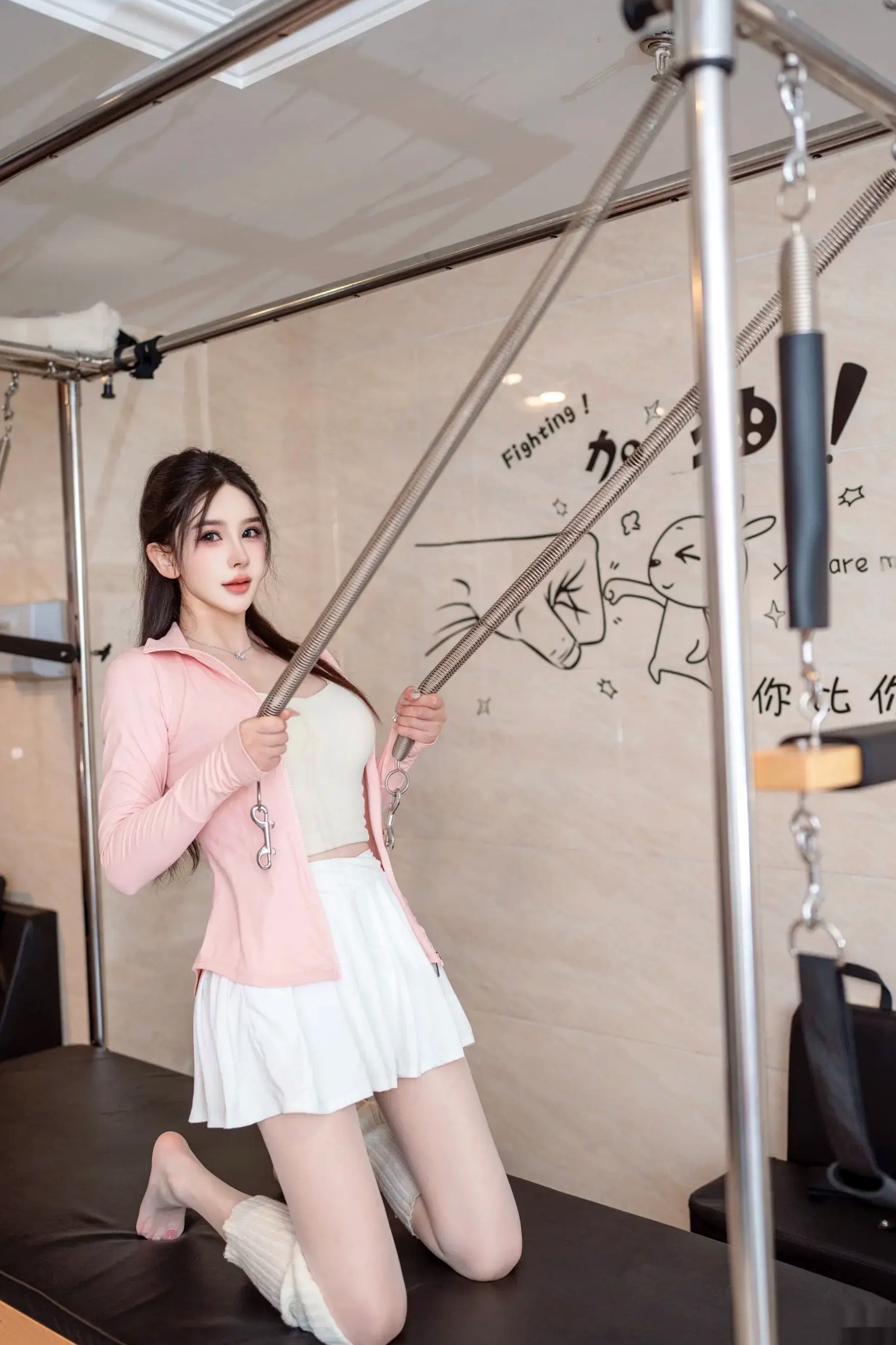 李丽莎健身房极致诱惑，普拉提器械下的动感与私房缠绵大尺度套图 [90P]