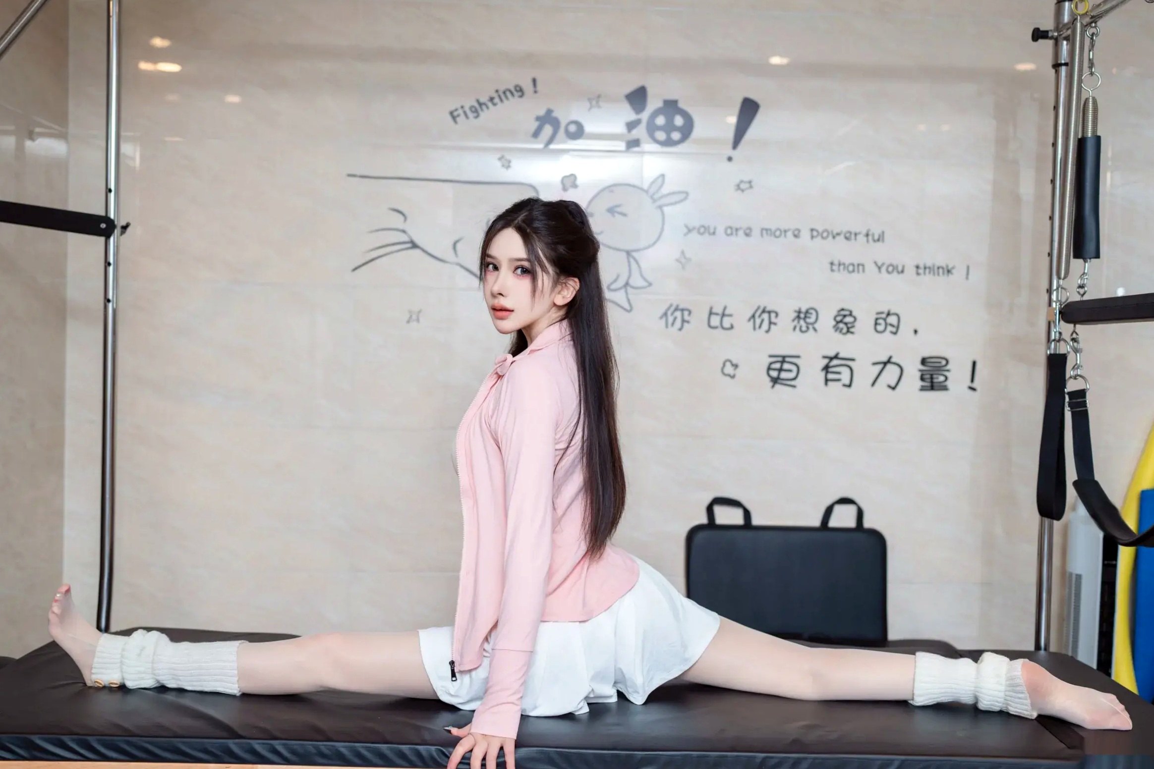 李丽莎健身房极致诱惑，普拉提器械下的动感与私房缠绵大尺度套图 [90P]