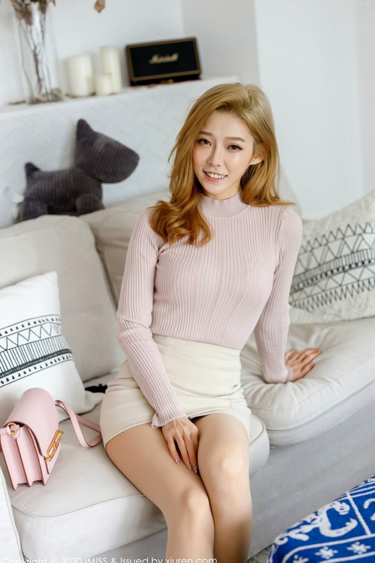 IMiss爱蜜社-469-Luvian居家私房写真，粉色内衣勾勒曼妙曲线，清纯甜美与性感诱惑相得益彰
