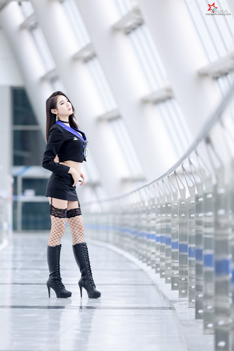 闵侑琳- 南韩车模高雅气质写真