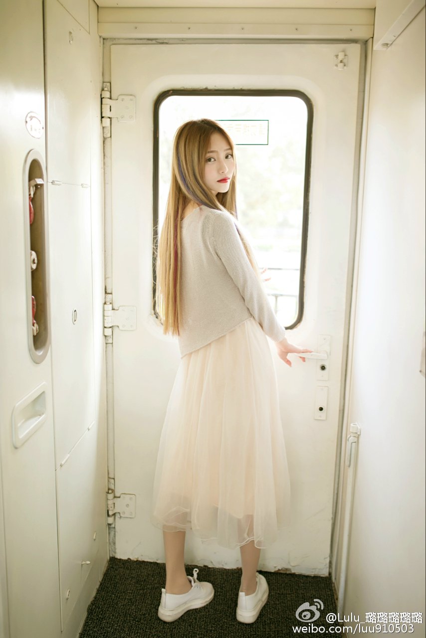 江羡璐SyLvia 完美的曲线与高挑的身材并存