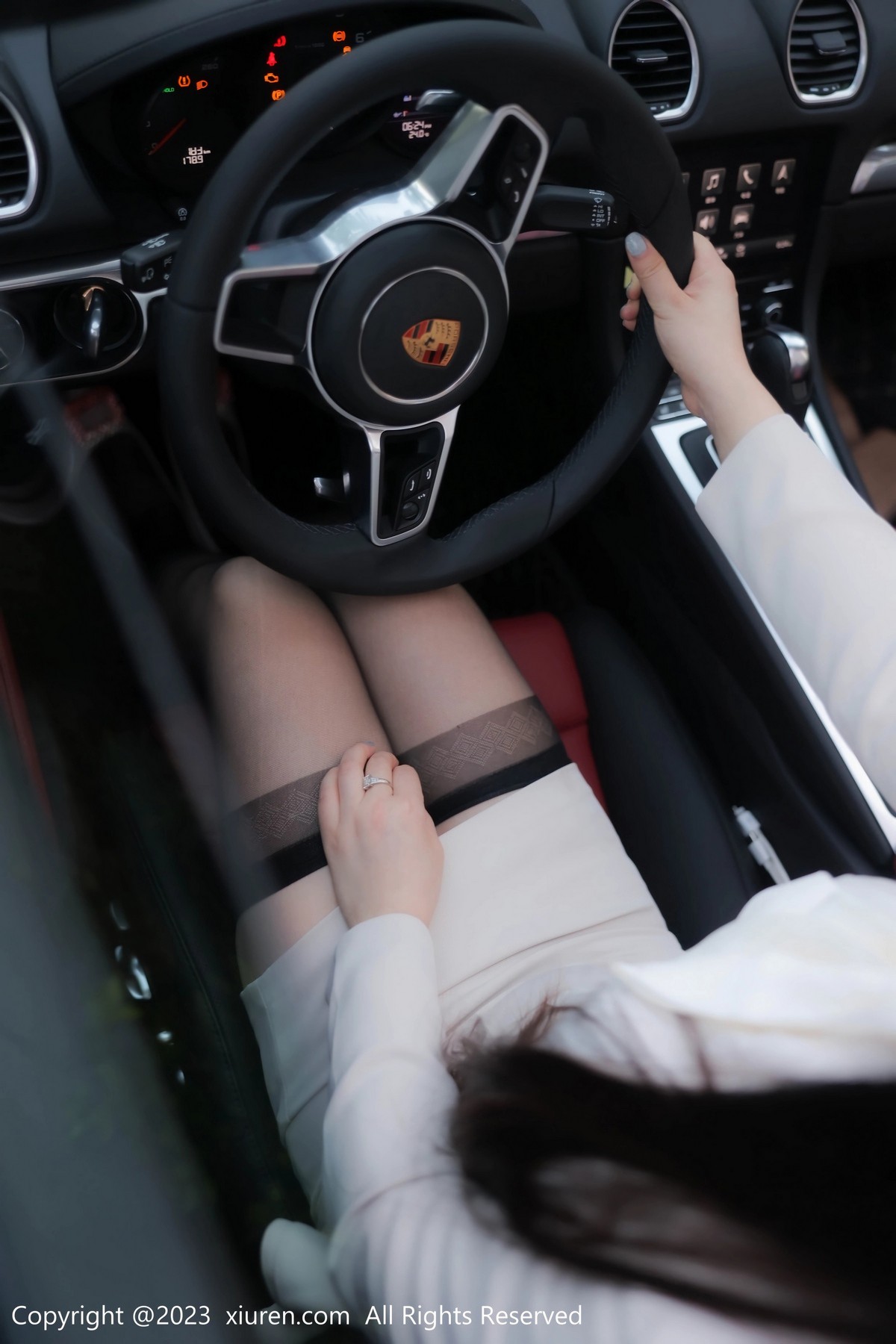 [XiuRen]高清写真图 2023.06.08 No.6879 诗诗kiki 黑丝美臀