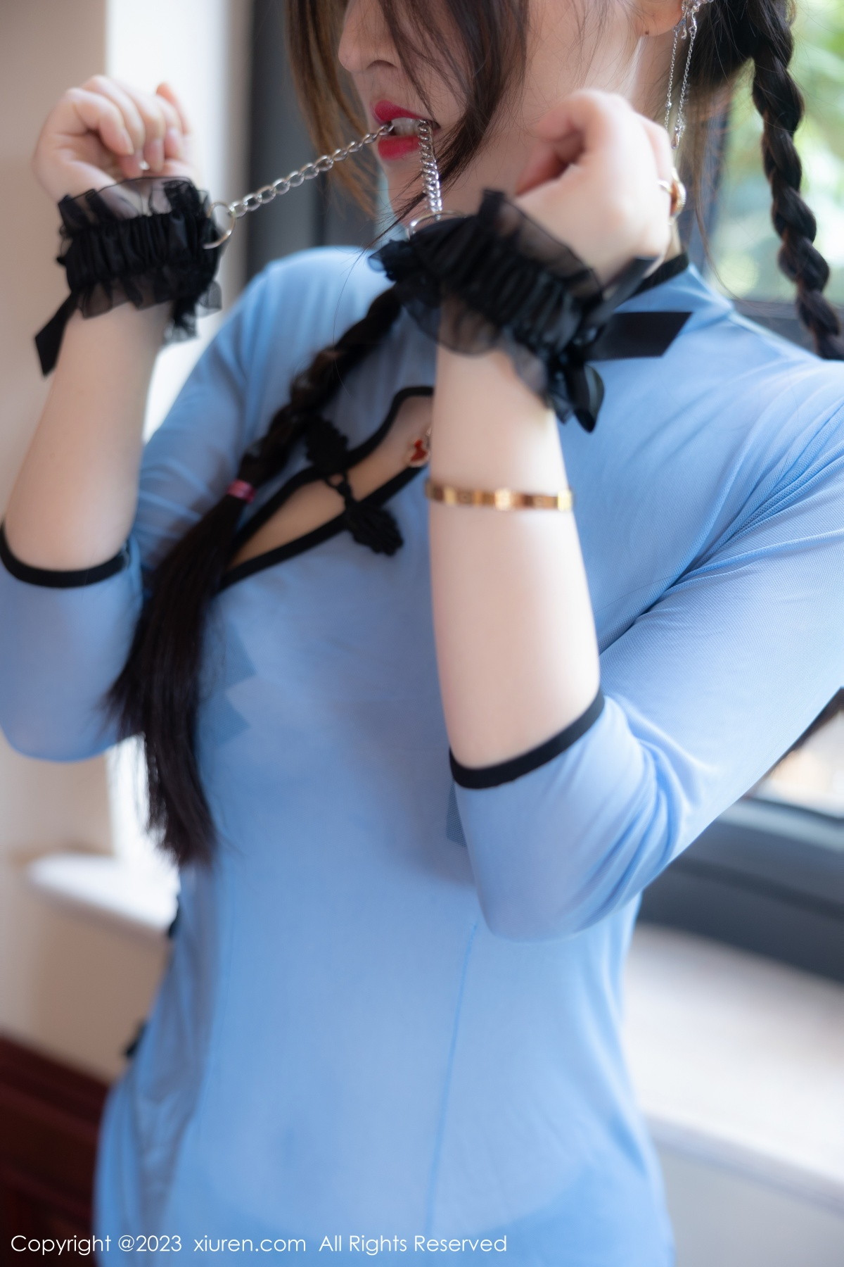[XiuRen]高清写真图 2023.09.08 No.7357 诗诗kiki 旗袍美腿