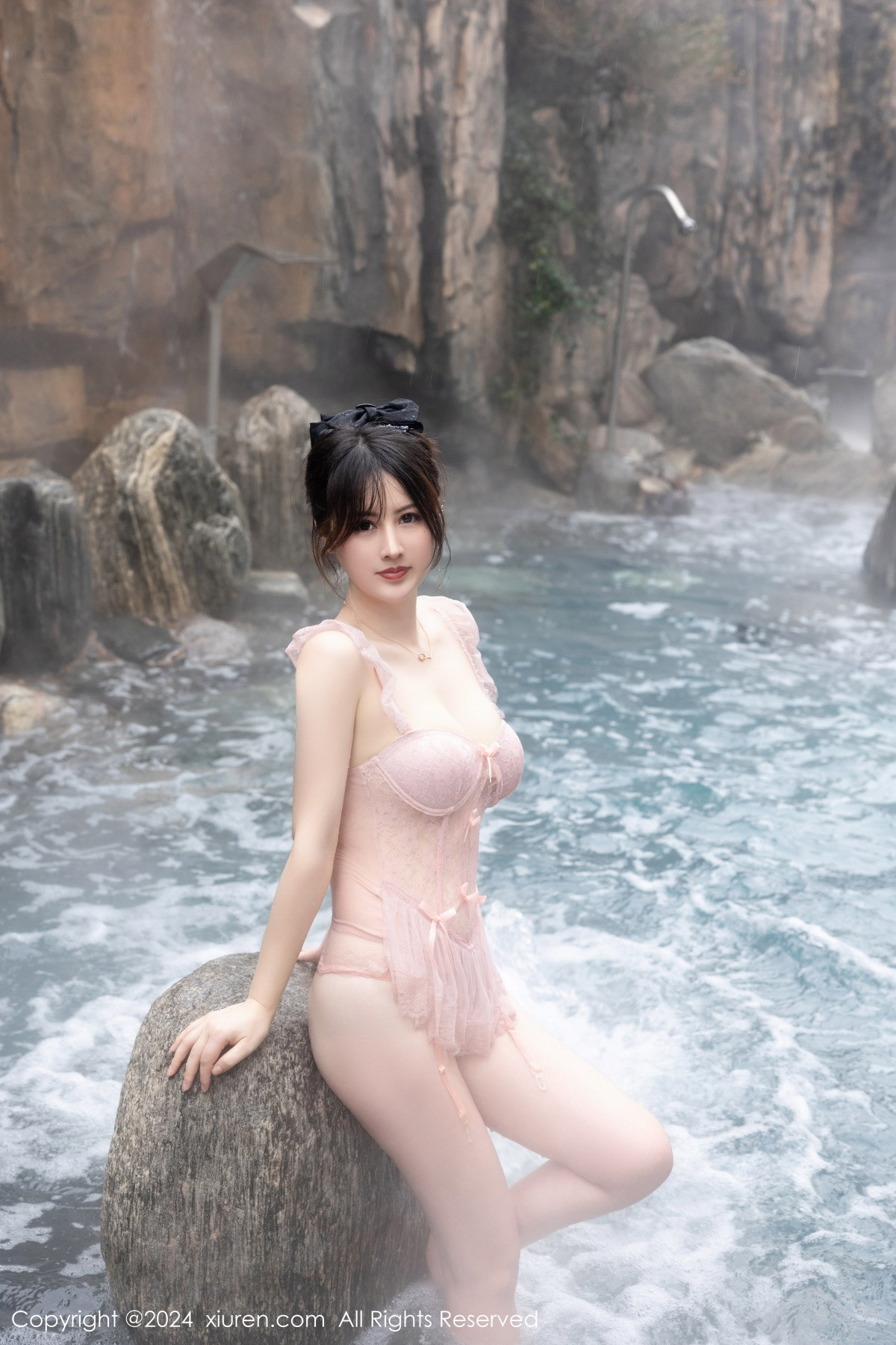 [XiuRen]高清写真图 2024.01.30 No.8039 诗诗kiki 黑丝美臀