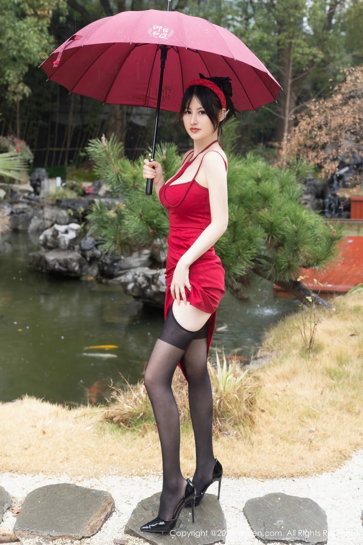 [XiuRen]高清写真图 2024.02.06 No.8078 诗诗kiki 黑丝性感