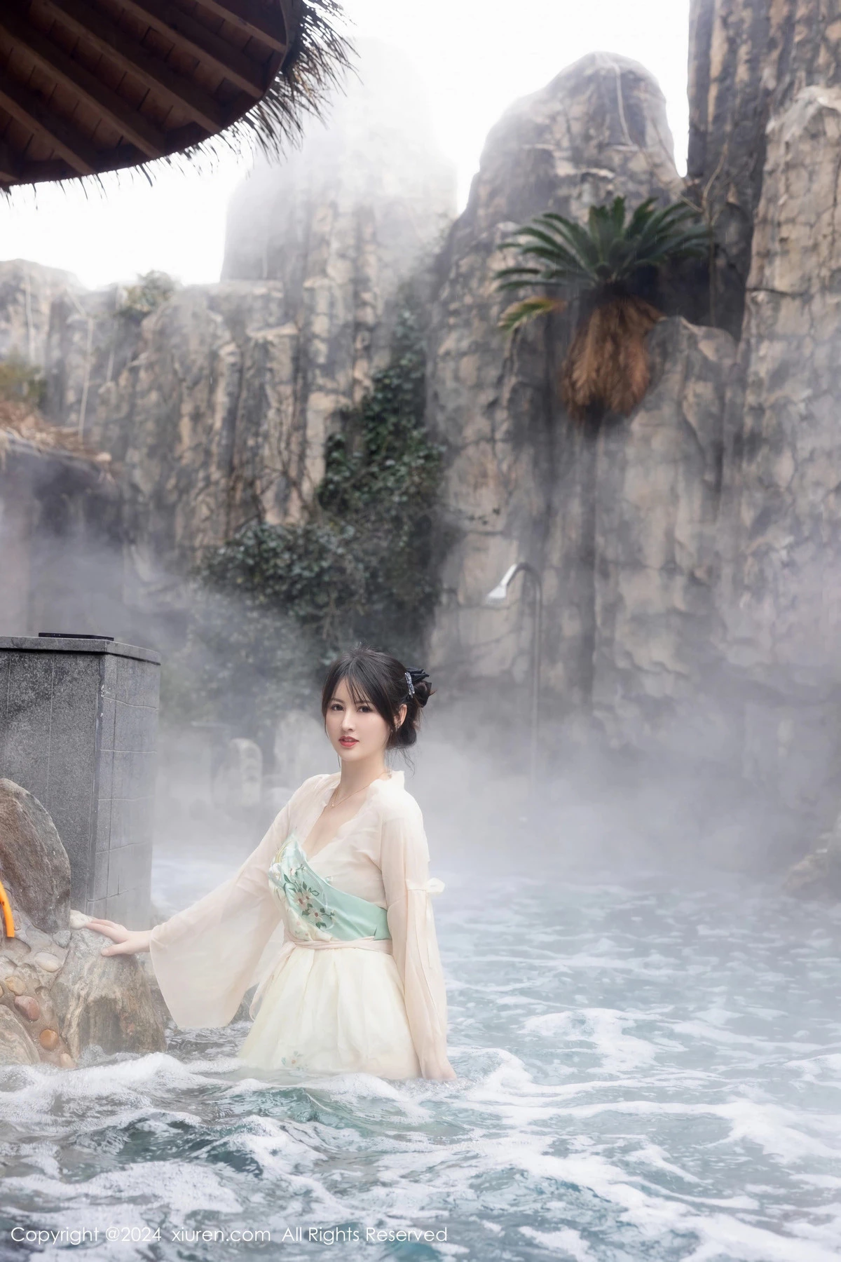 [XiuRen]高清写真图 2024.02.22 No.8128 诗诗kiki 性感美臀