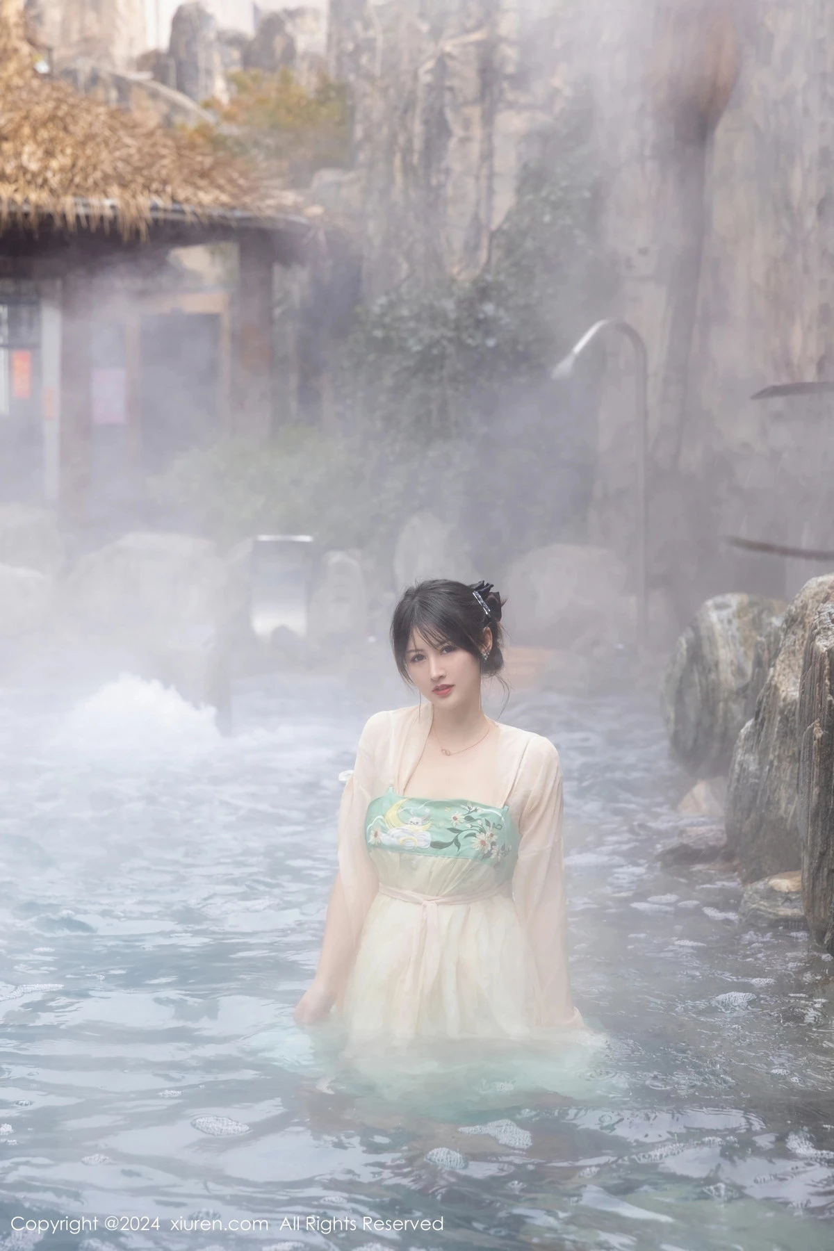 [XiuRen]高清写真图 2024.02.22 No.8128 诗诗kiki 性感美臀