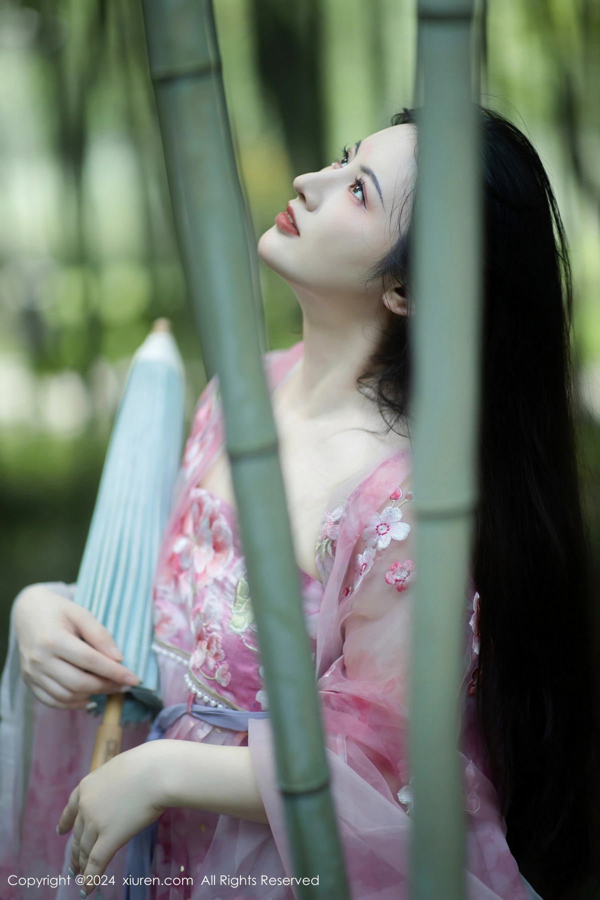 [XiuRen]高清写真图 2024.09.02 No.9100 诗诗kiki 美臀性感