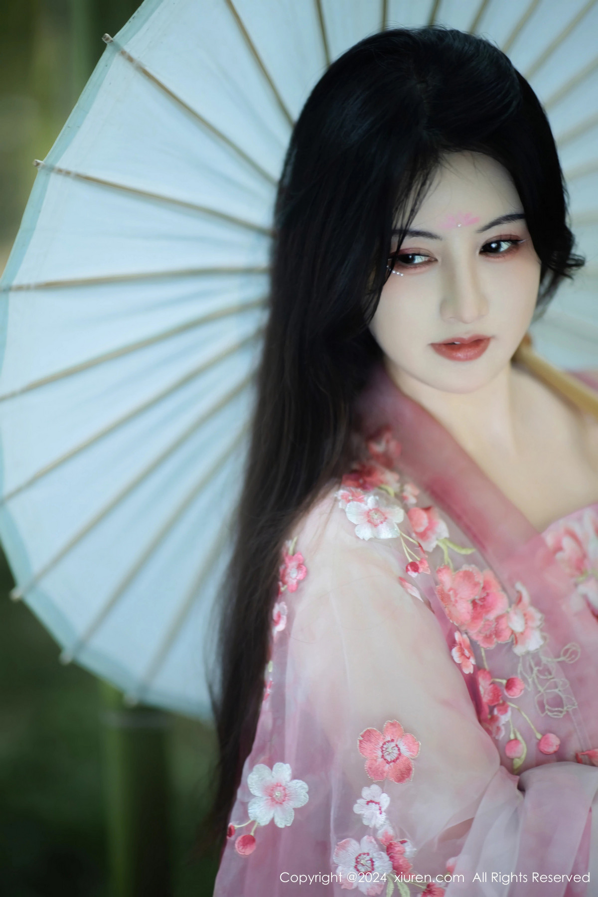 [XiuRen]高清写真图 2024.09.02 No.9100 诗诗kiki 美臀性感