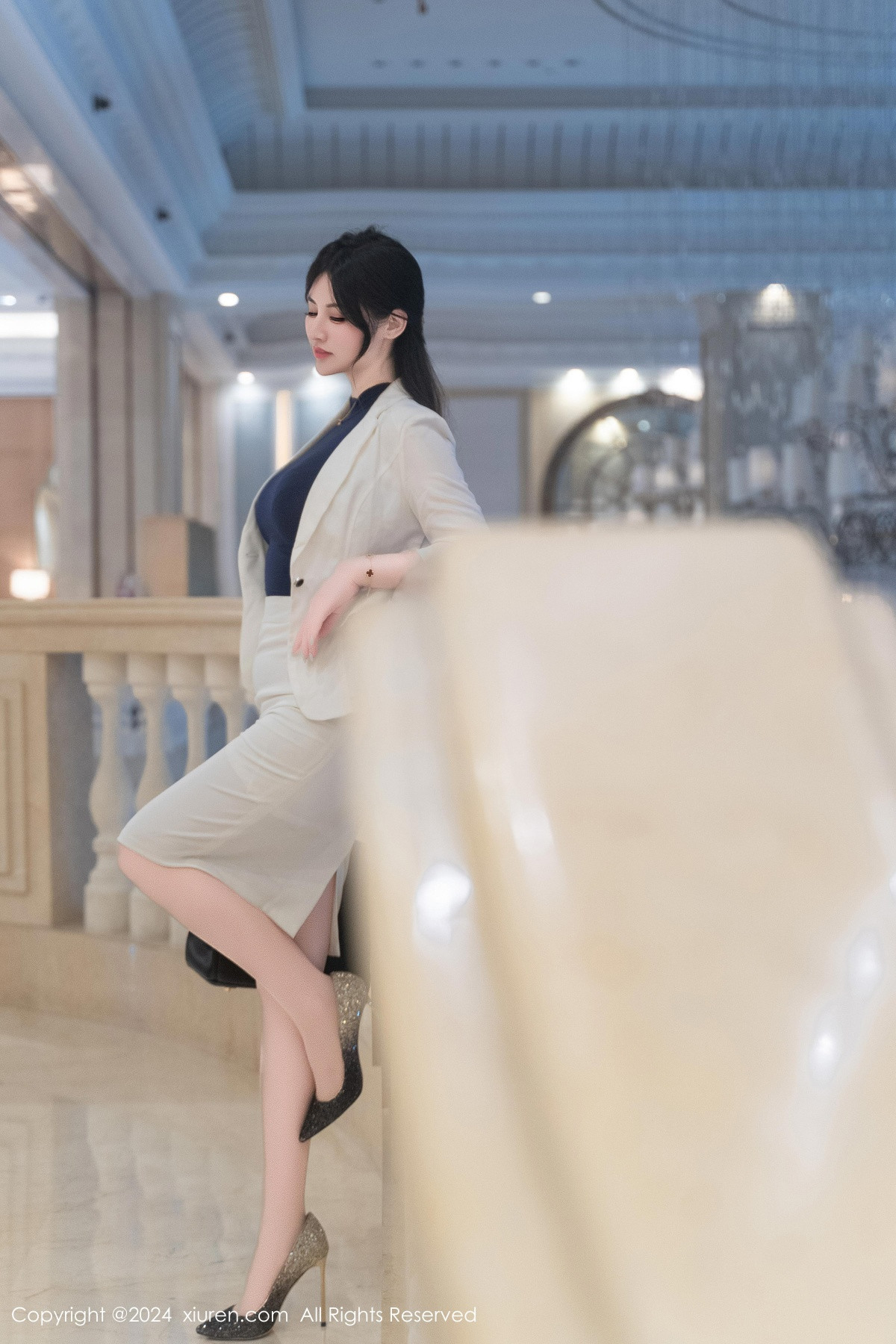 [XiuRen]高清写真图 2024.10.21 No.9319 诗诗kiki 丝袜美臀