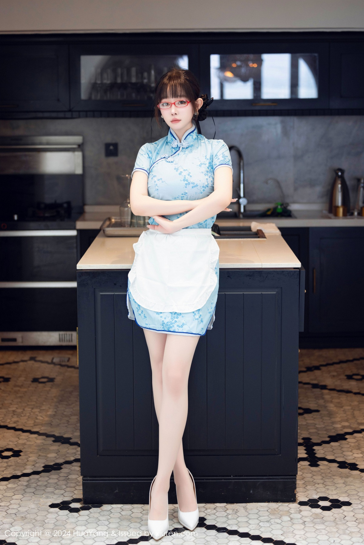 [HuaYang]高清写真图 2024.07.19 VOL.593 王雨纯 丝袜美腿