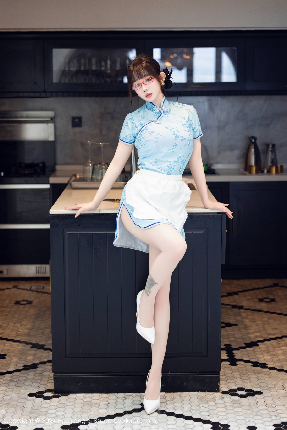 [HuaYang]高清写真图 2024.07.19 VOL.593 王雨纯 丝袜美腿