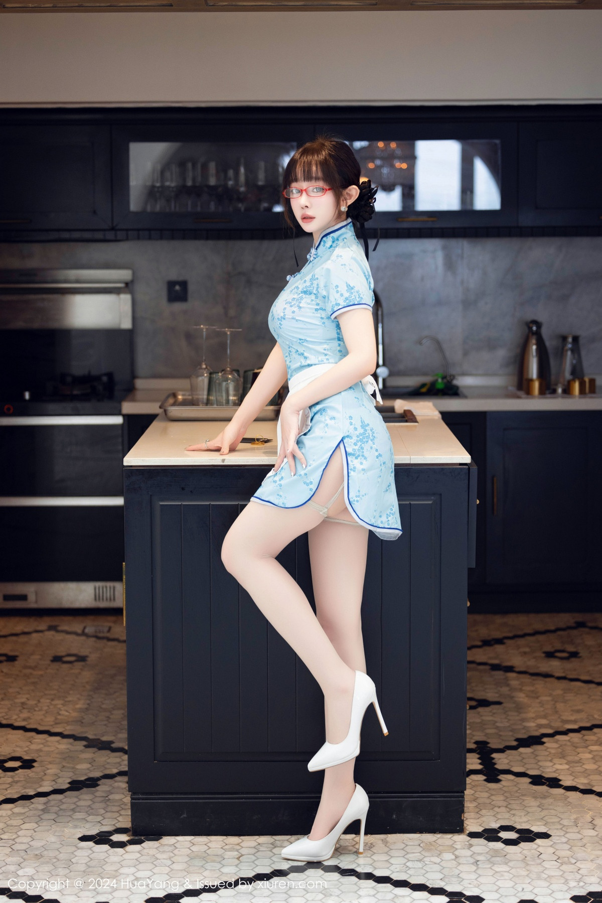 [HuaYang]高清写真图 2024.07.19 VOL.593 王雨纯 丝袜美腿