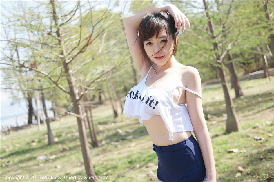 刘飞儿Faye [MFStar模范学院]高清写真图VOL.003 巨乳小美女